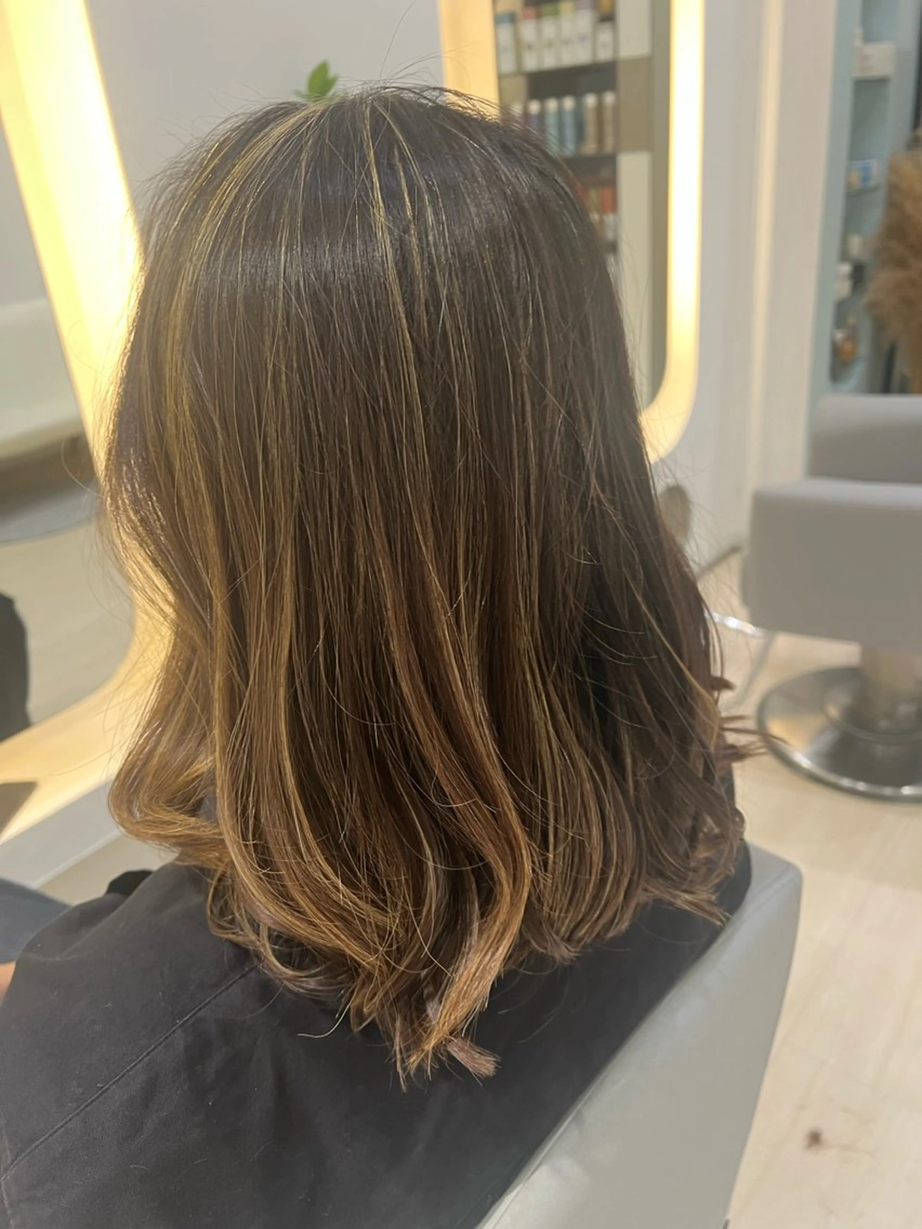 ミディアム カラー カット ヘアカラー トリートメント 艶髪美容師堀井 凌平のヘアスタイル