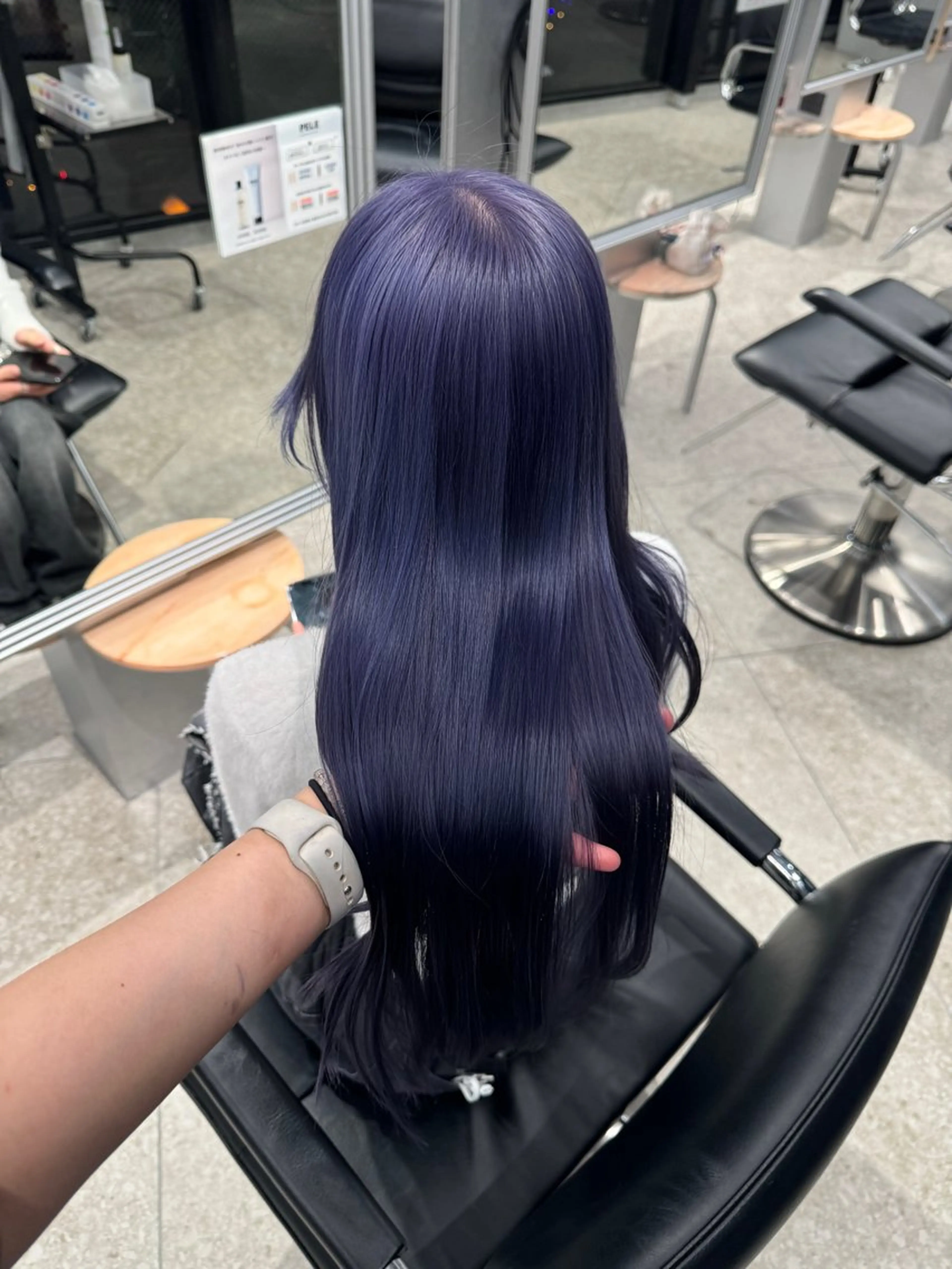 ロング カラー ブリーチ ヘアカラー PELE ハイトーン RIMUのヘアスタイル
