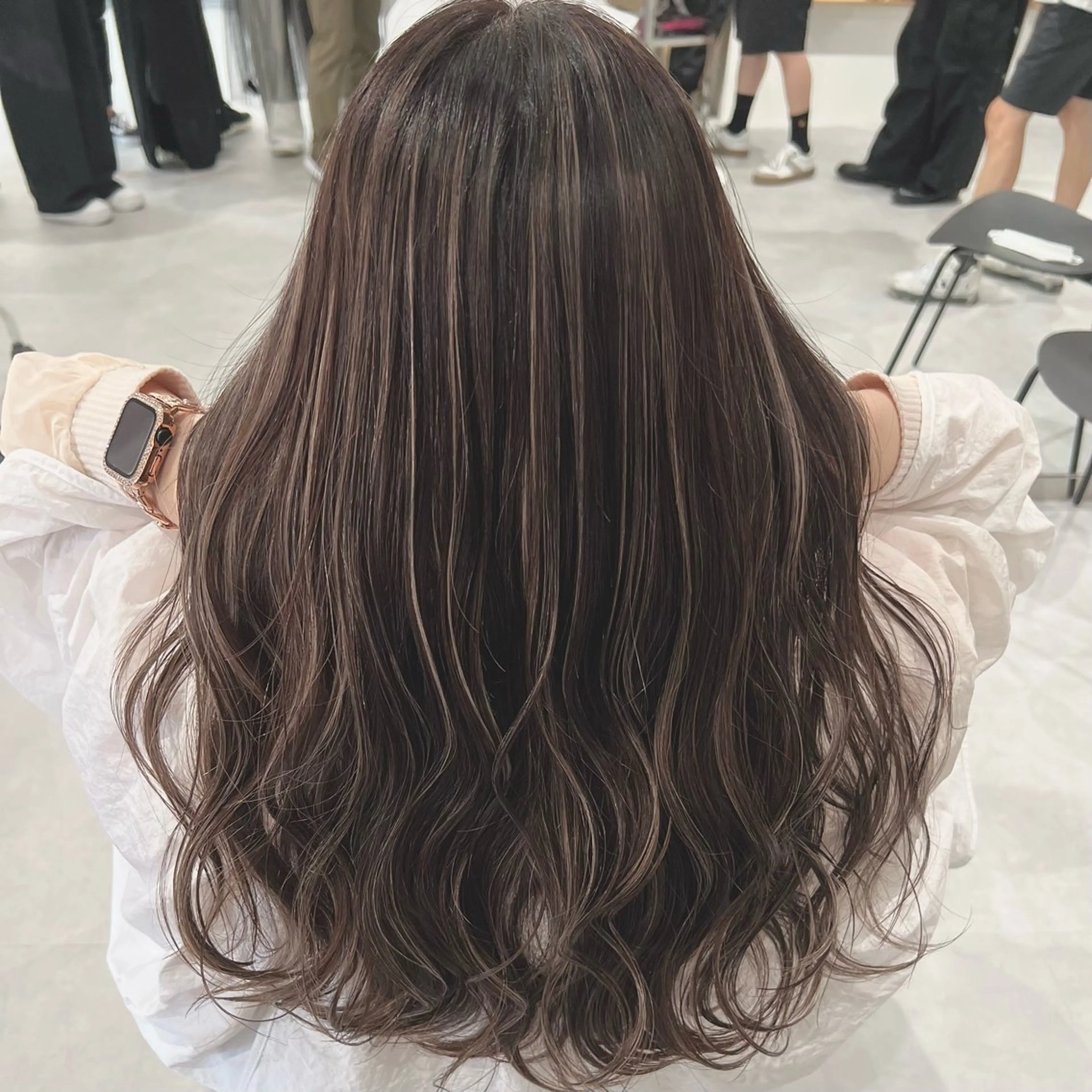 ロング ハイライト カット ヘアカラー トリートメント エクステ ルスリー大和所属・井上 彩加のヘアスタイル