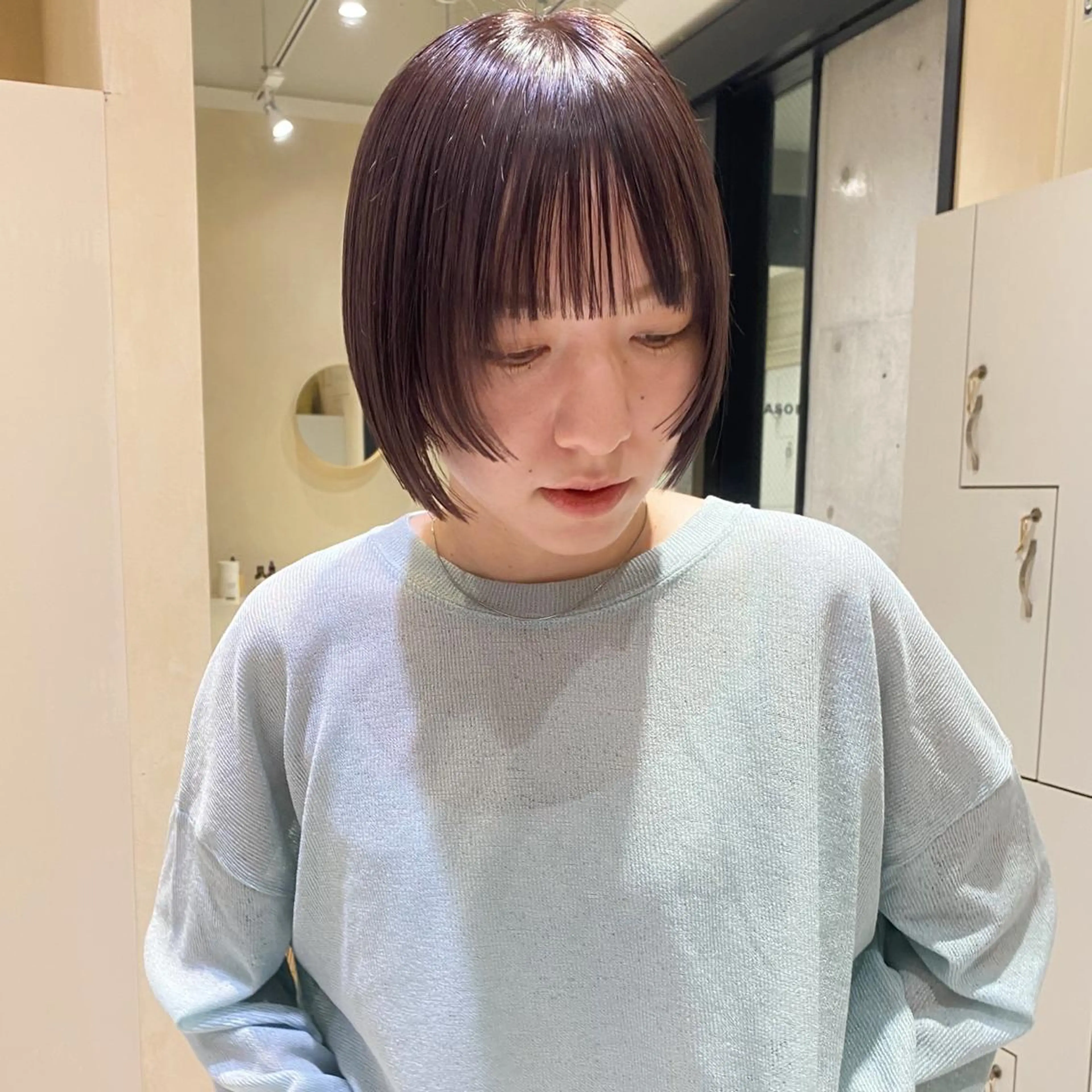 ショート カラー 切りっぱなしボブ ベージュカラー ブリーチ ブラウンカラー 透明感カラー cie所属・ボブ/ミニボブ 透明感カラーkadoのヘアスタイル