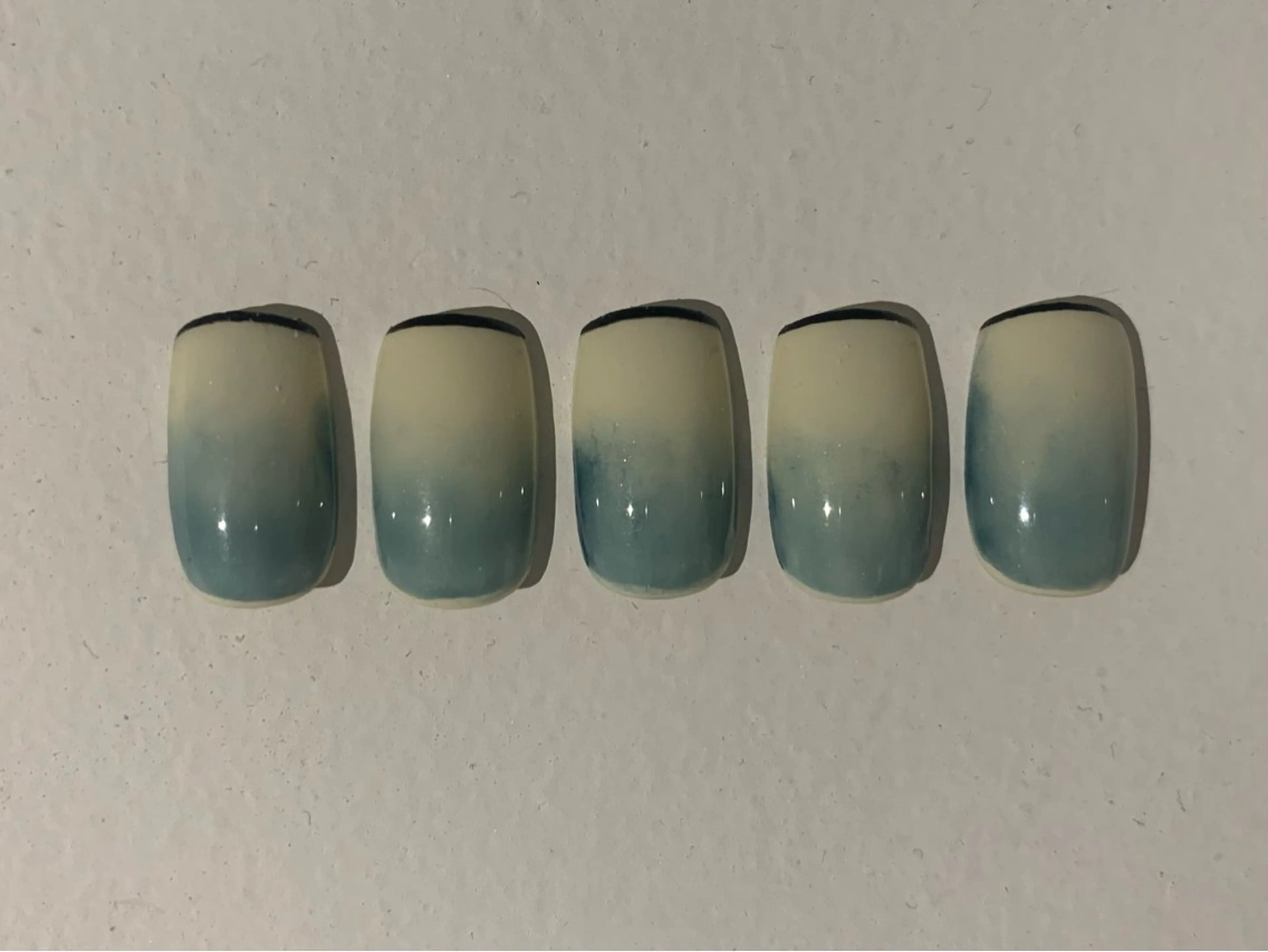 ネイル シンプルネイル BeColorful新宿所属・co nai_lのネイルデザイン