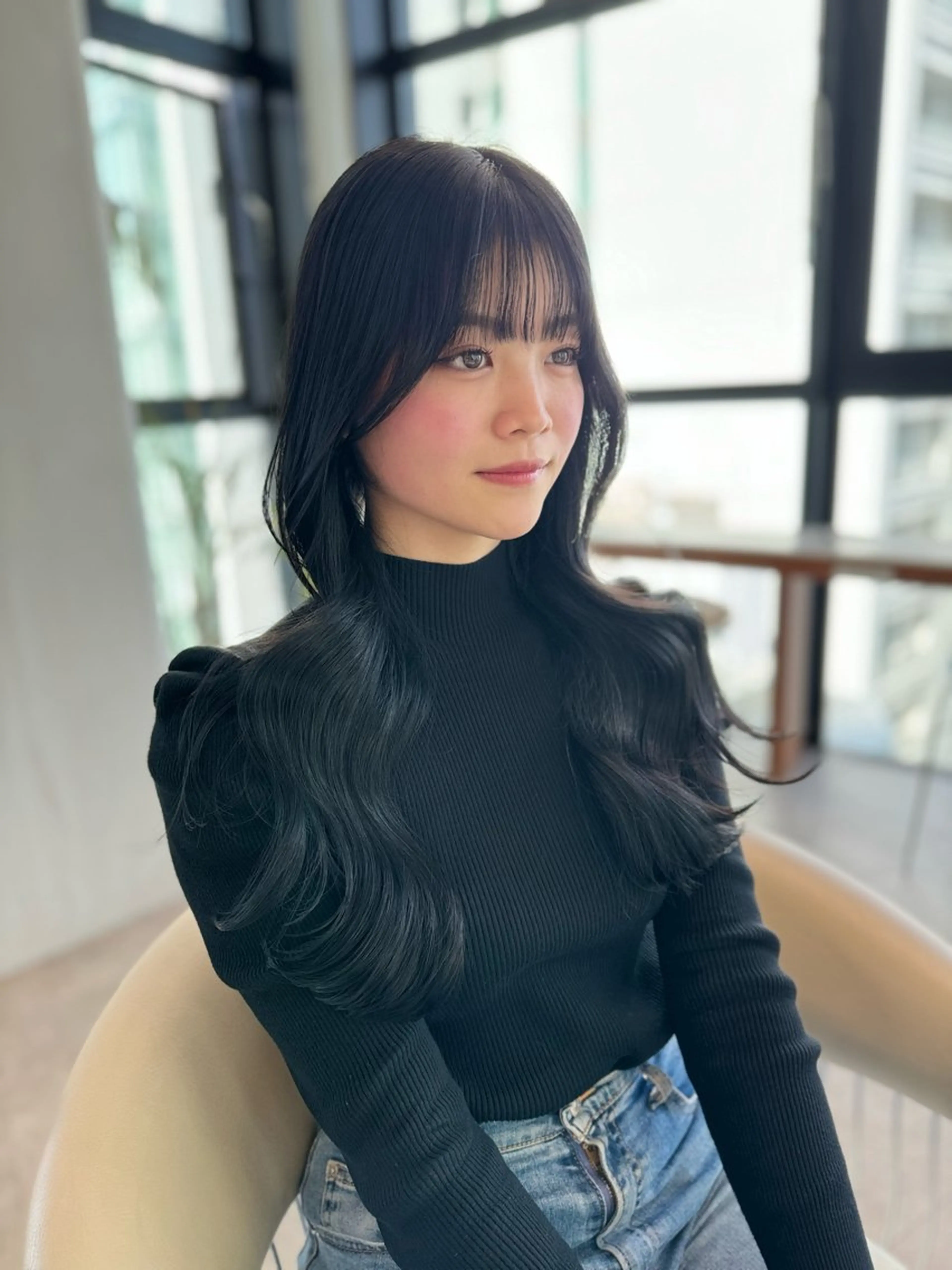 ロング カラー 黒髪 ブルーカラー ブルーブラック ダークグレー ダークグレージュ カット ヘアカラー トリートメント ヘアセット 韓国レイヤー🇰🇷 韓国研修◎渋谷カイトのヘアスタイル
