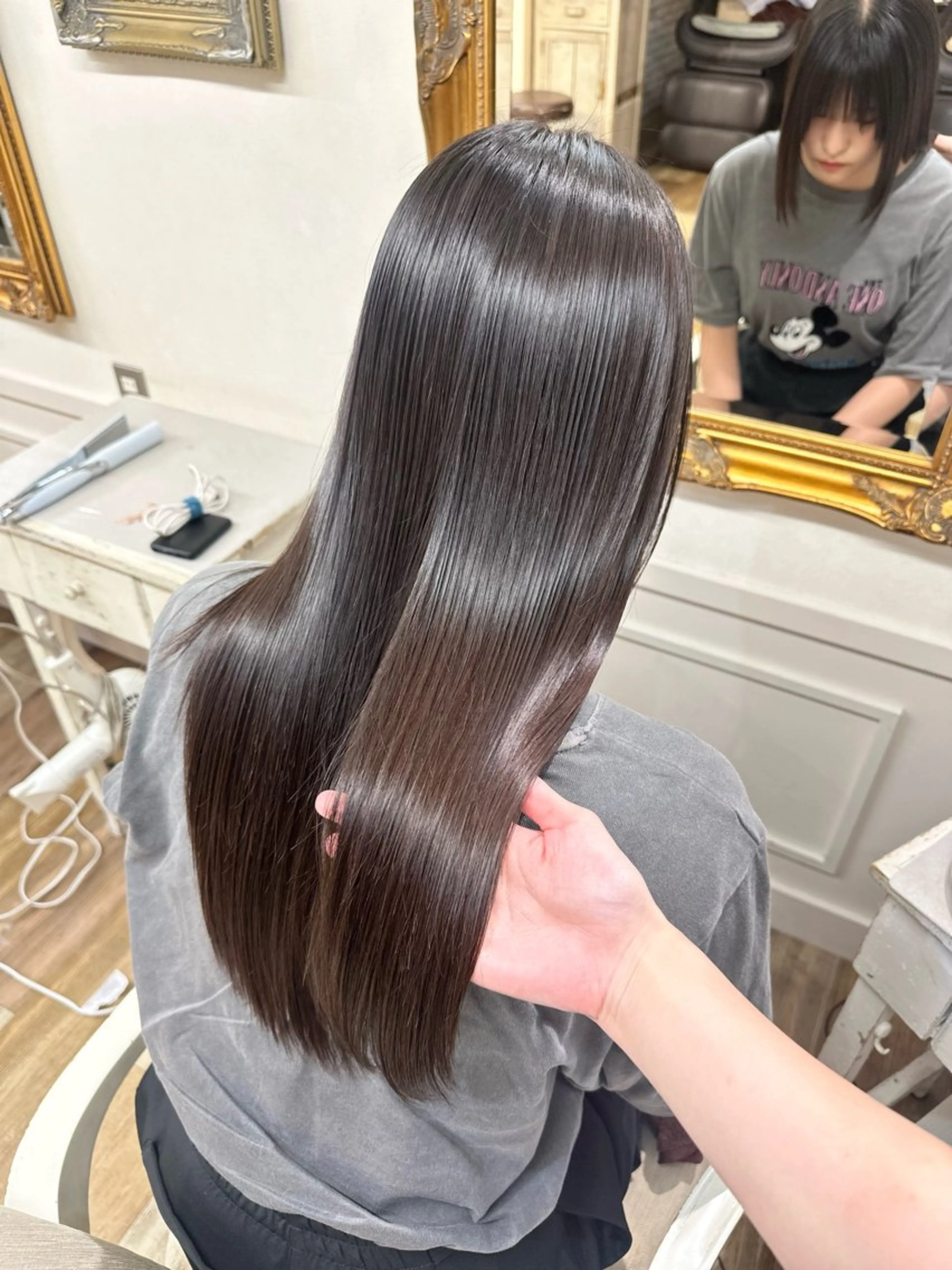 ロング 柴田 すず花のヘアスタイル