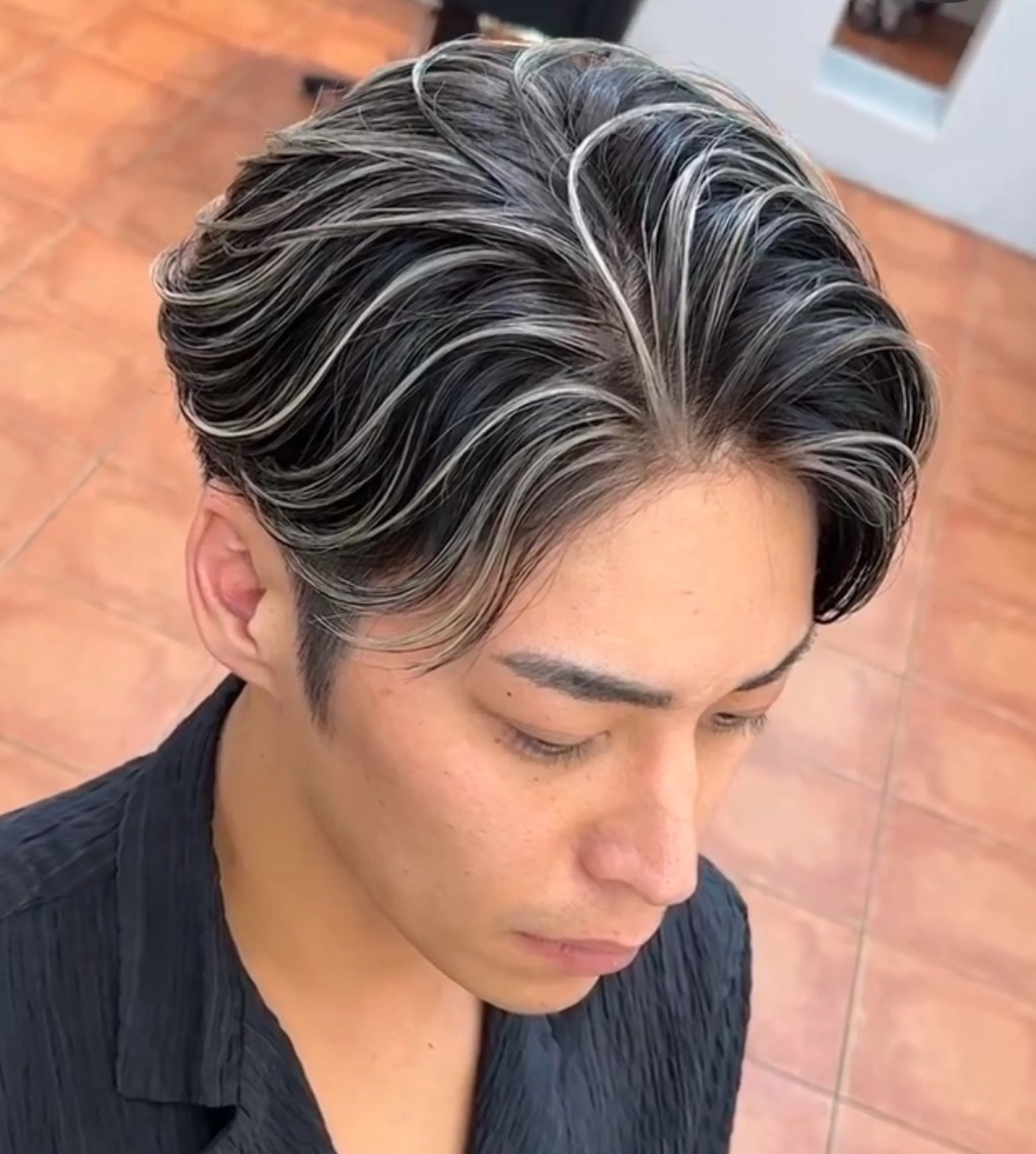 メンズ センターパート メンズハイライト メンズメッシュ カット ヘアカラー 大人メッシュ/ ハイライト/ぽんのヘアスタイル