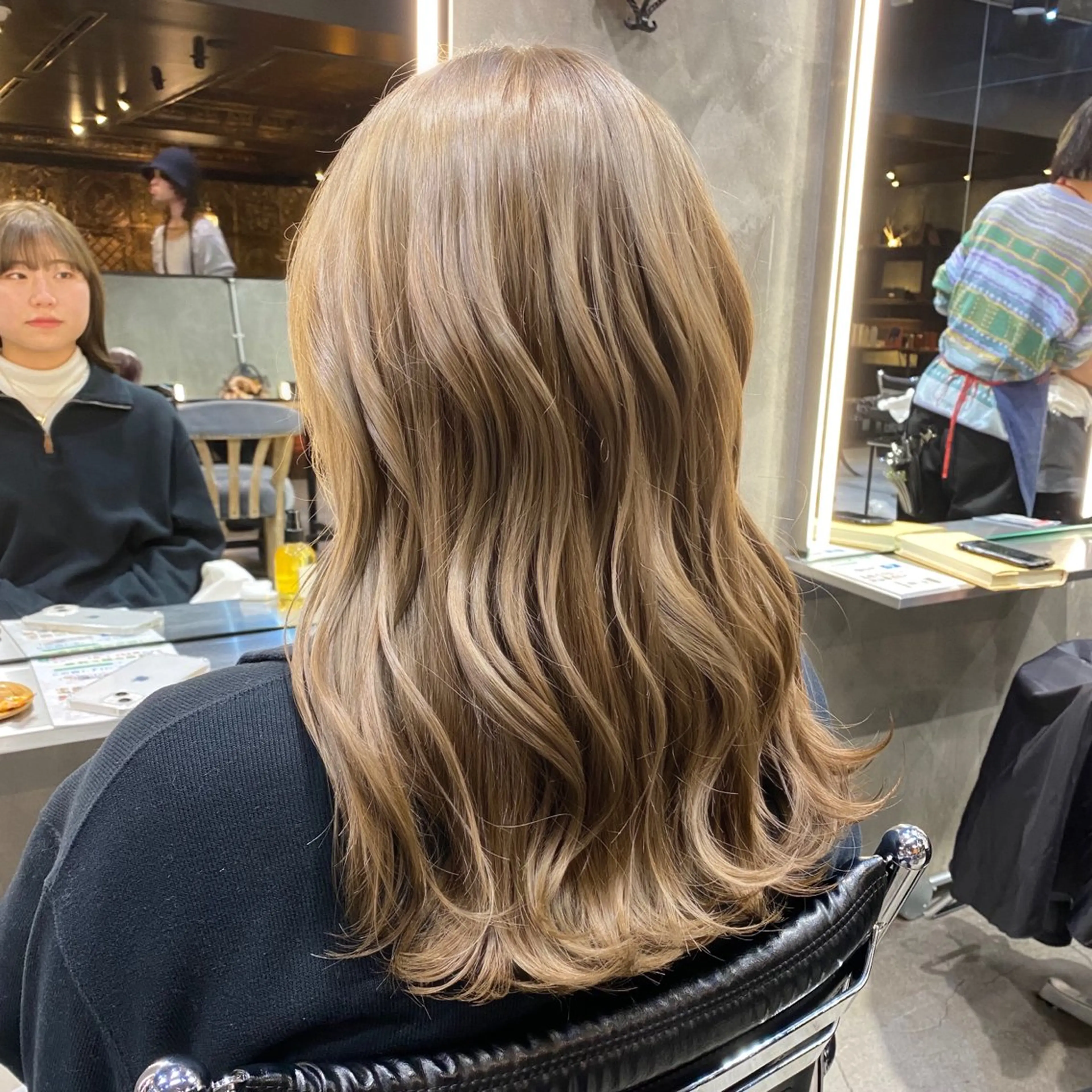 セミロング カラー ベージュカラー ブリーチ ダブルカラー ミルクティーベージュ ブリーチなしカラー カット ヘアカラー ブリーチなしダブル カラー🧸🐺陽介のヘアスタイル