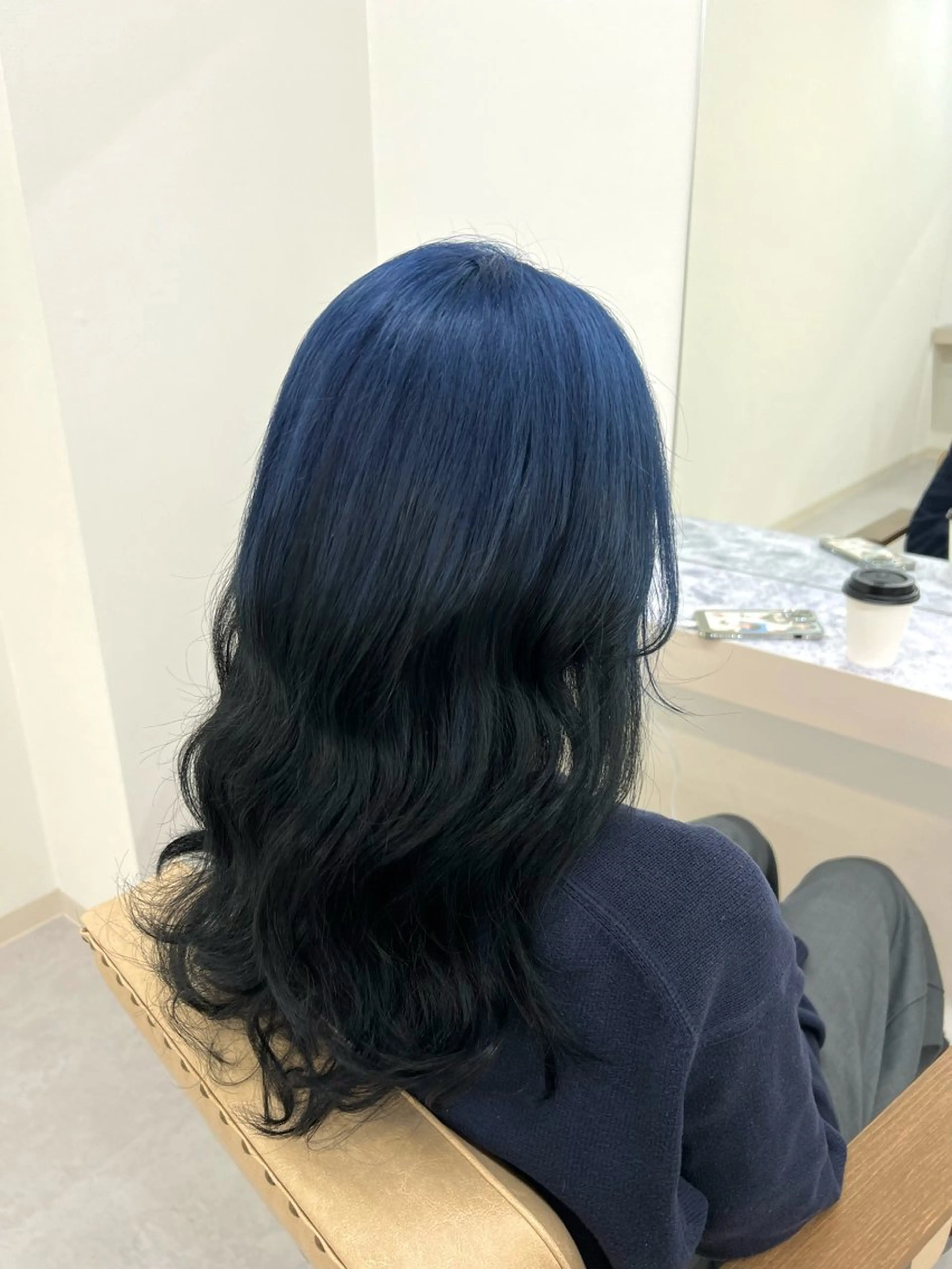 セミロング カラー 黒髪 ブルーカラー ヘアカラー ブリーチカラー🦋‪ 田中さくらのヘアスタイル