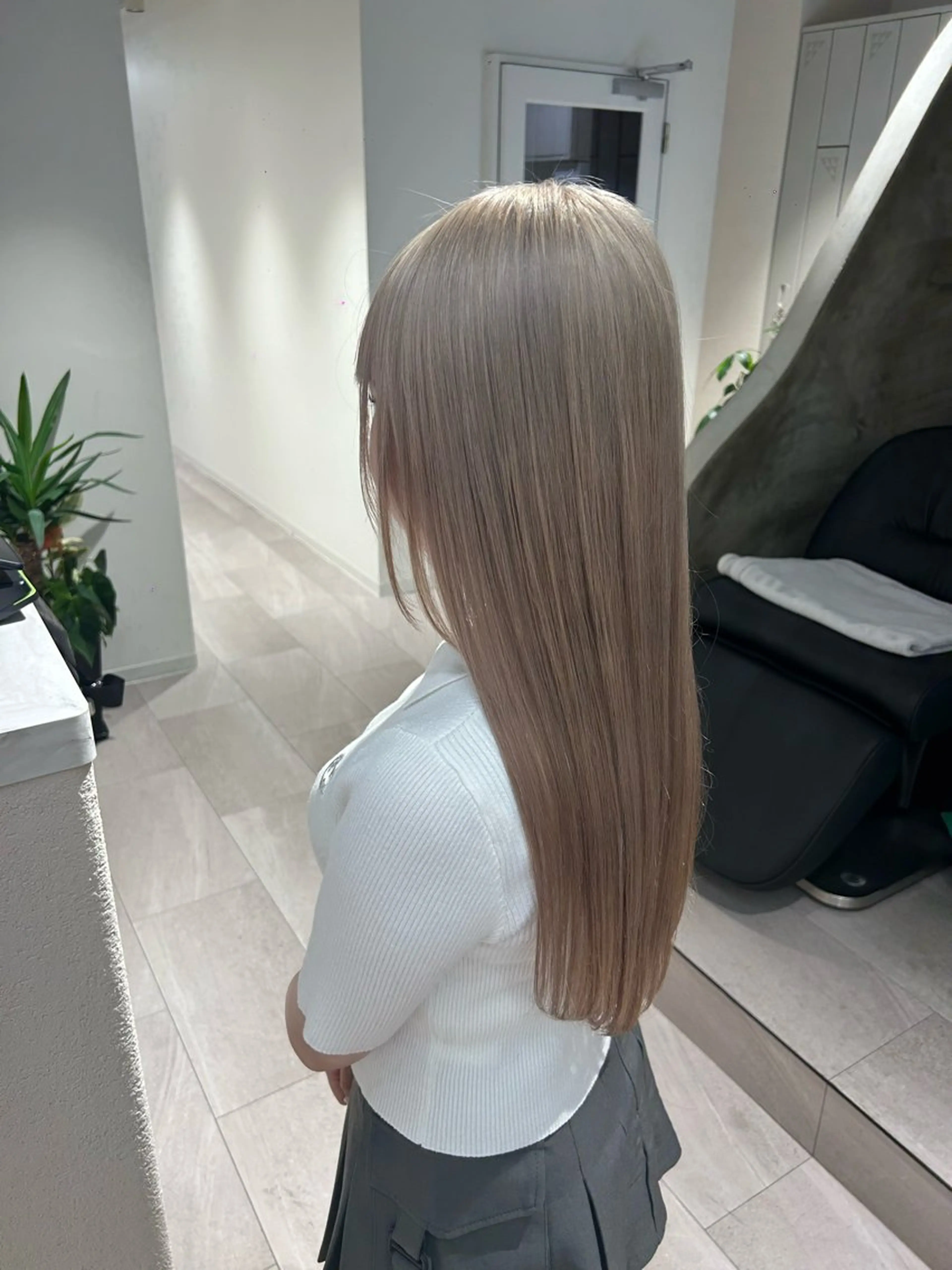 ロング ior北千住【イオール】所属・YU(ハイトーン/ ブリーチカラー)のヘアスタイル