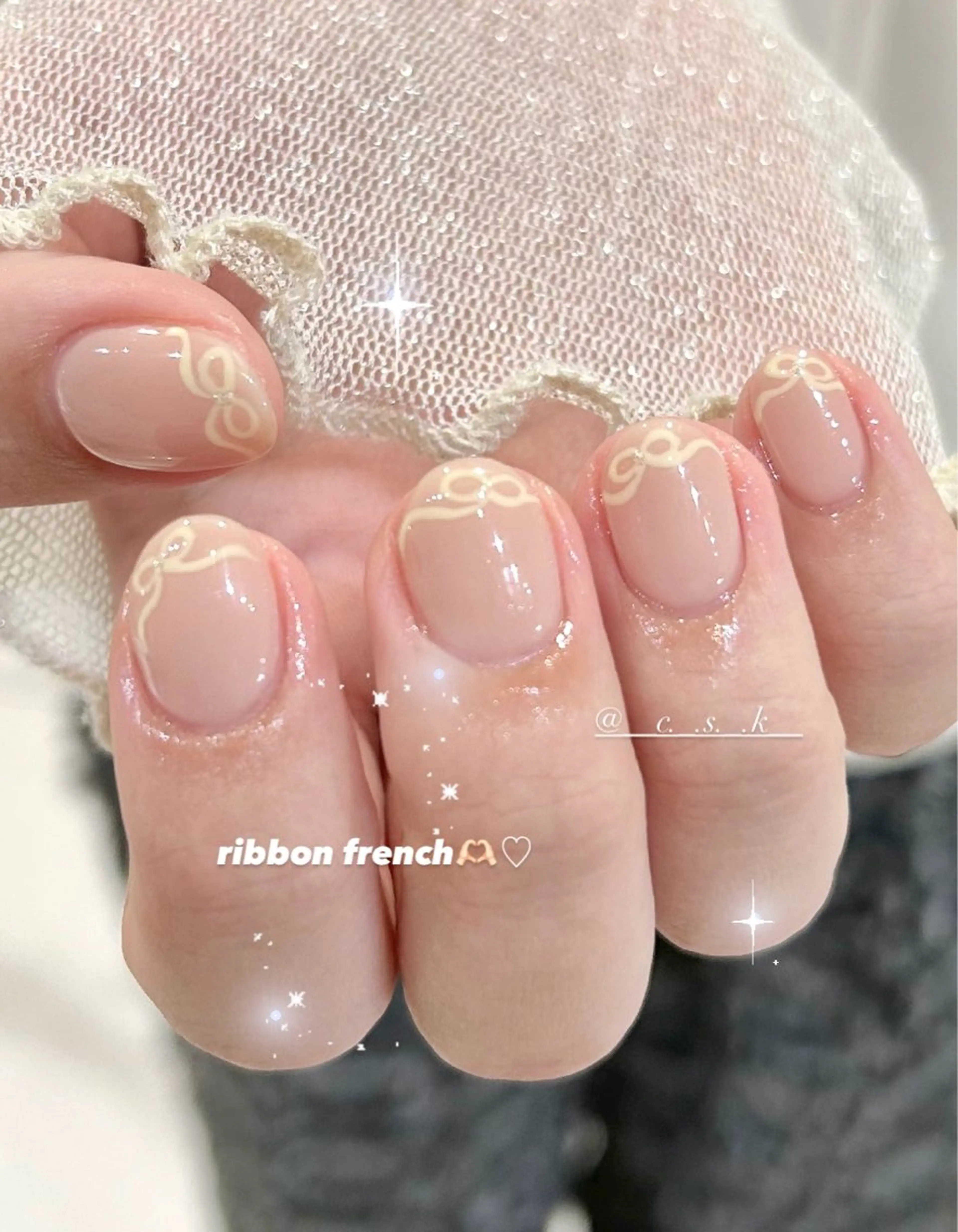 ネイル ワンカラーネイル リボン ハンドネイル 🎀チーク/ちゅるん 🫧chisa🎀のネイルデザイン