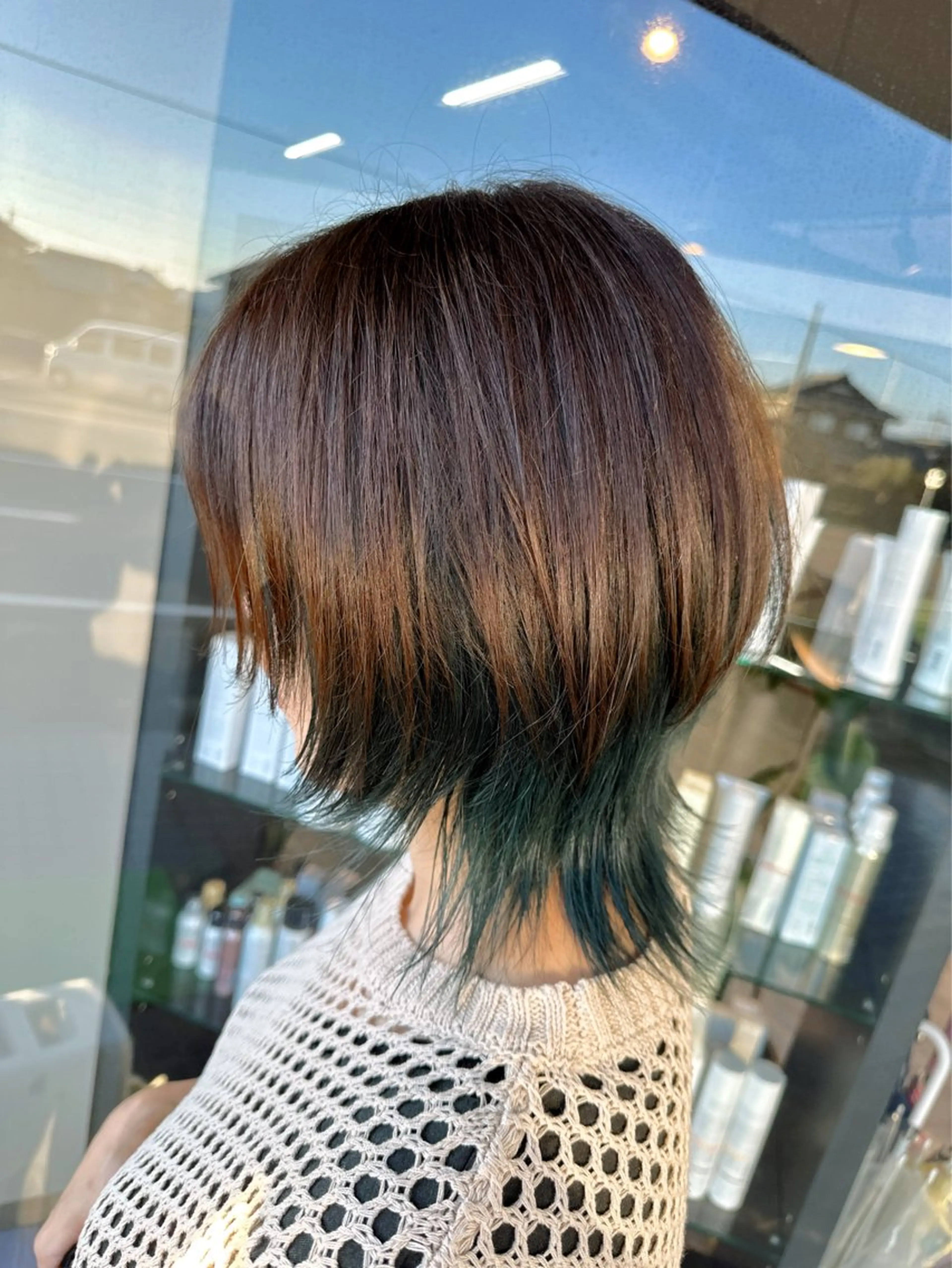 ミディアム ウルフカット arika　オケシ リョウダイのヘアスタイル