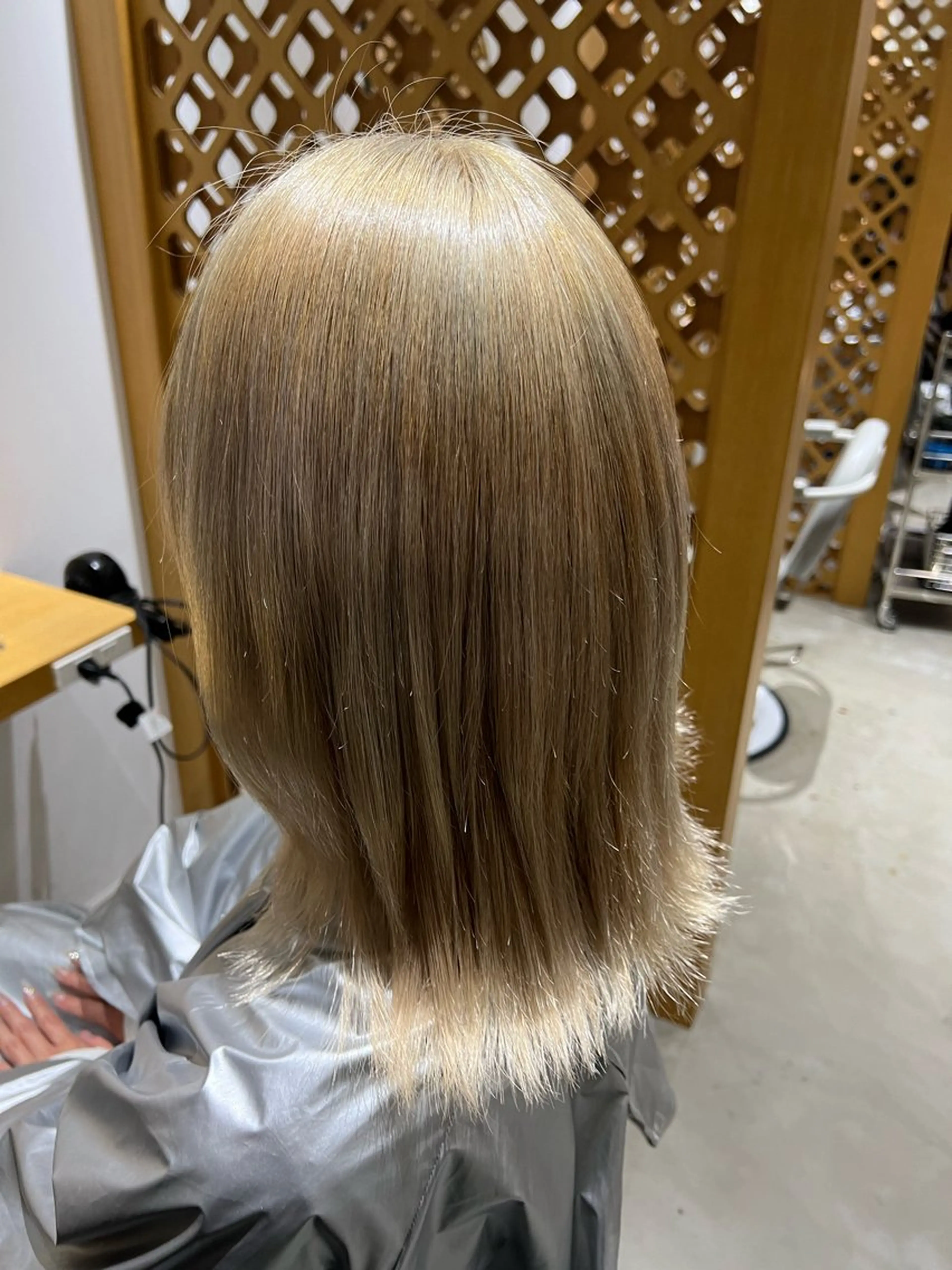ミディアム カラー 色落ち可愛い艶ハイト ーン🧊AZUKIのヘアスタイル