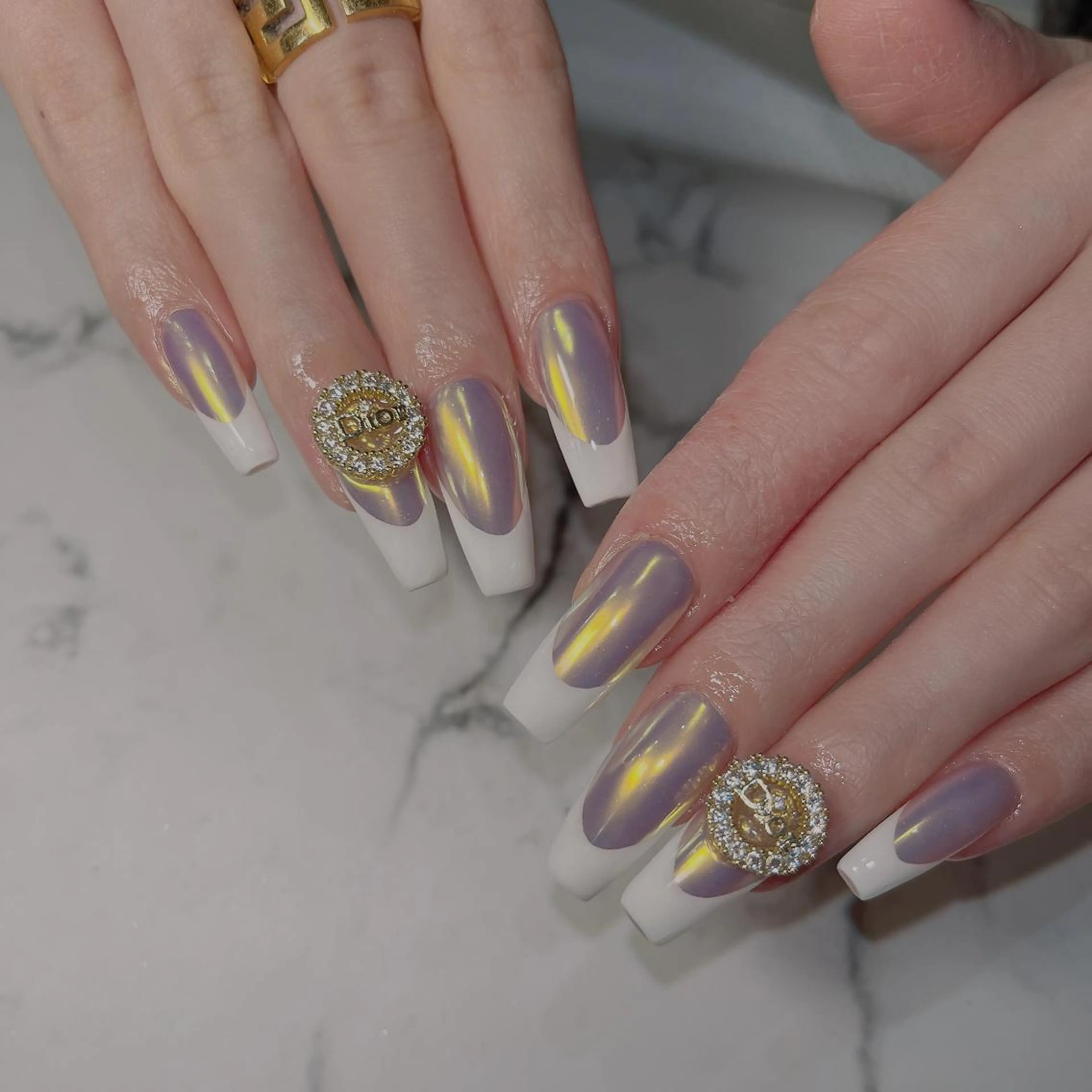 ネイル フットネイル フレンチネイル ジェルネイル ラメ(グリッター) ラメグラデーション ハンドネイル NEO Beauty Salon所属・𝐍𝐄𝐎 𝐉𝐔𝐑𝐈のネイルデザイン