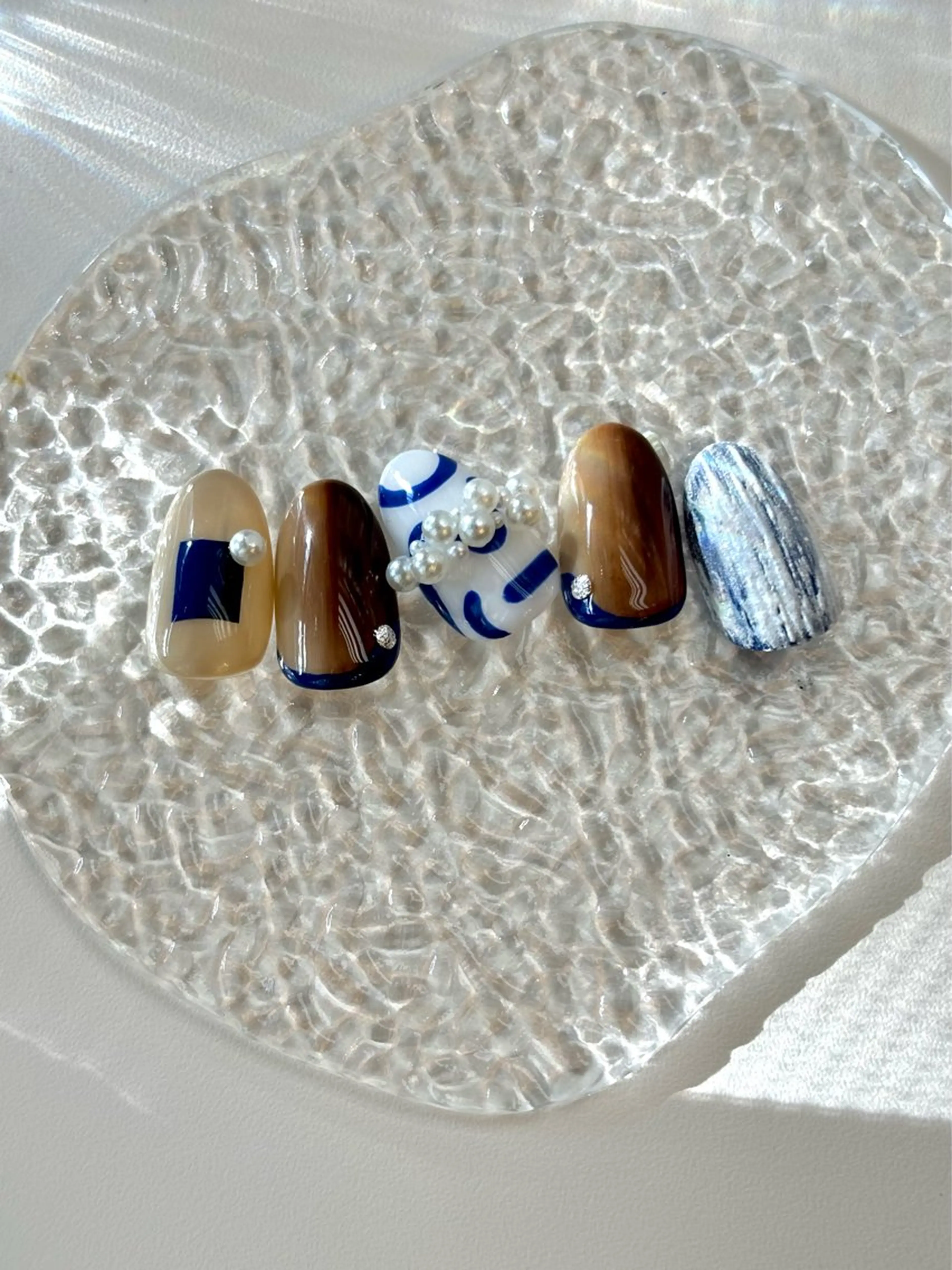 ネイル フットネイル ジェルネイル マグネットネイル ニュアンスネイル ワンカラーネイル ハンドネイル illum hicariのネイルデザイン