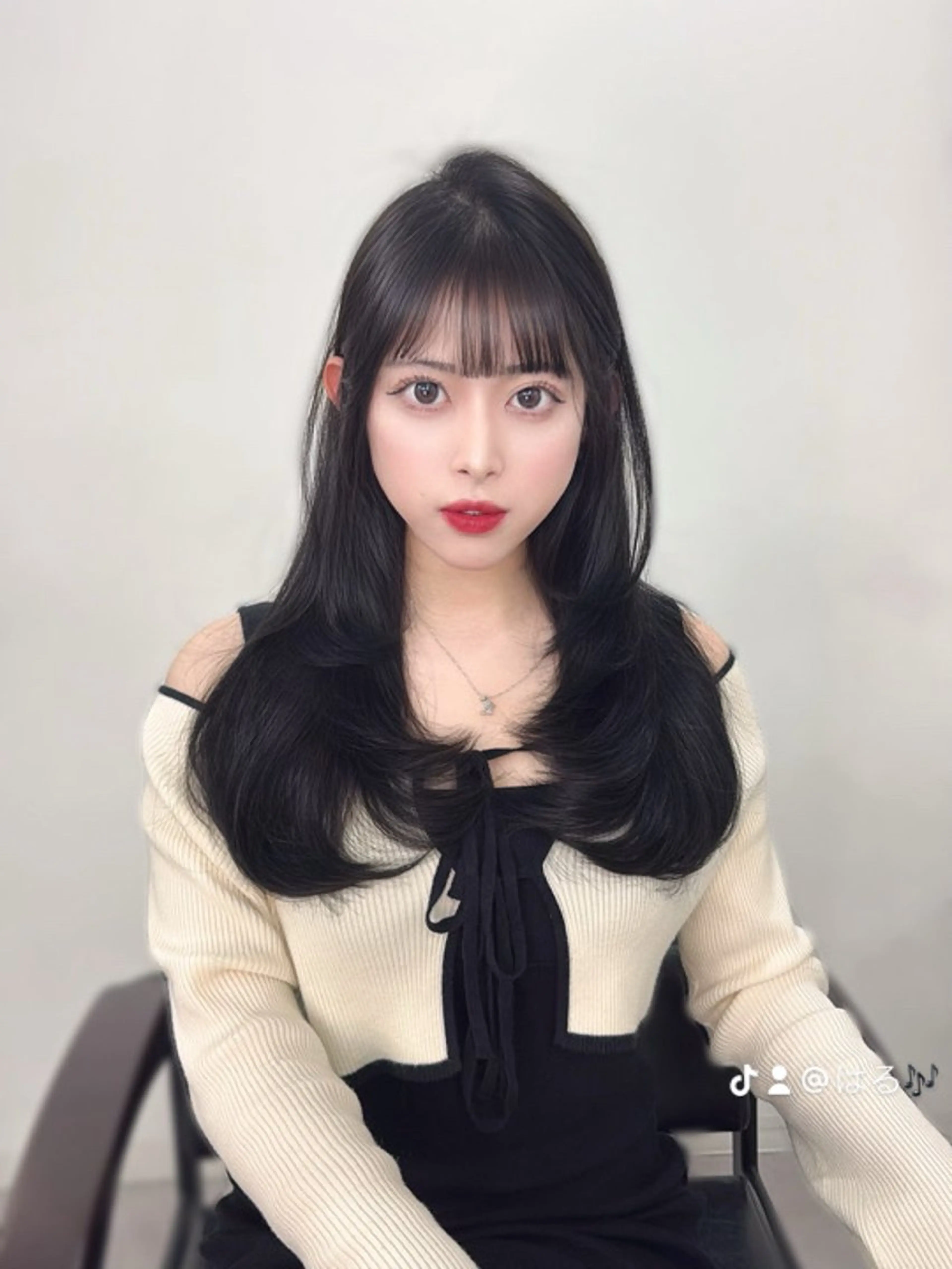 ロング 臼杵 晴のヘアスタイル