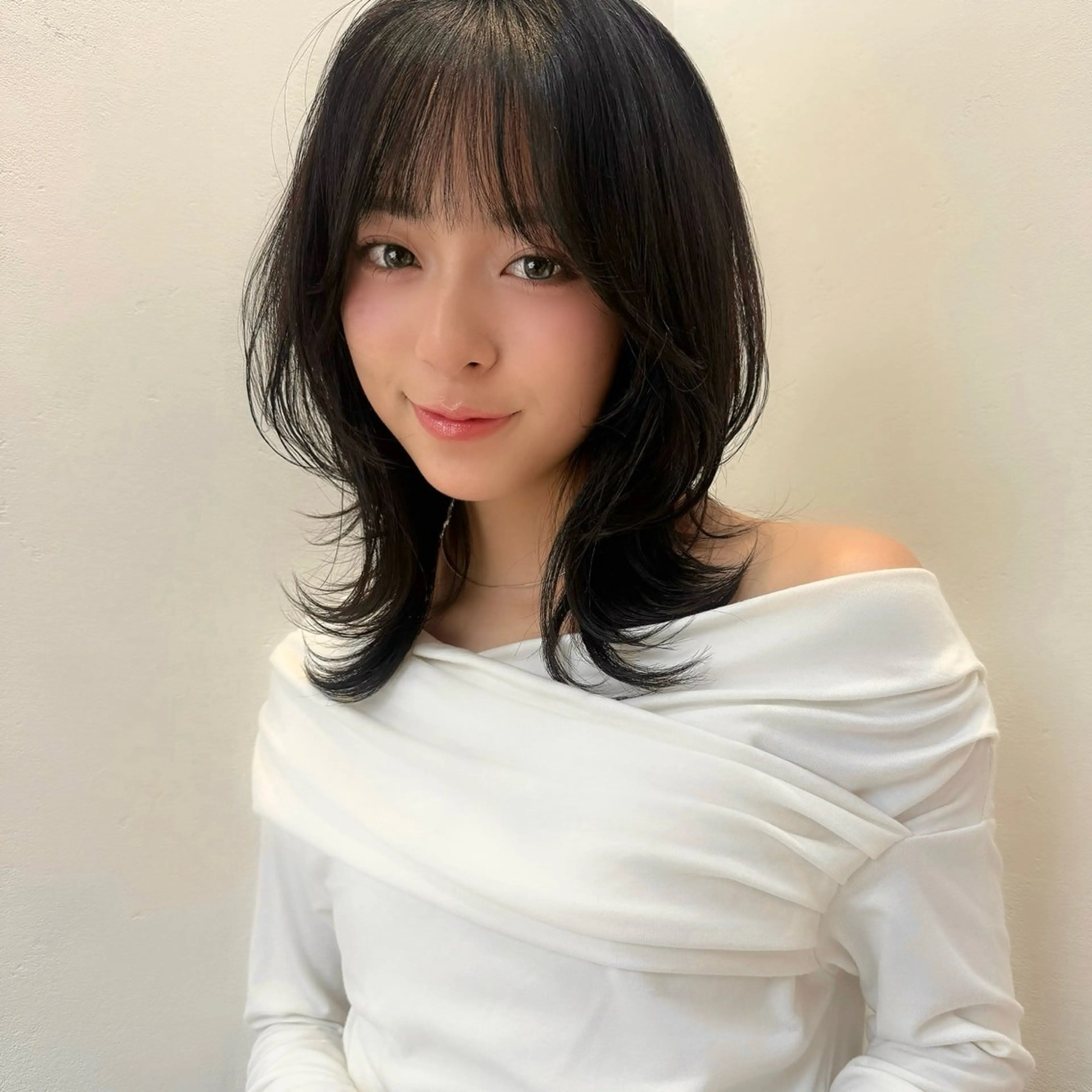 ミディアム カラー くびれヘア くびれレイヤー レイヤーカット 🌿寄り添い型美容師 🌿yuiのヘアスタイル