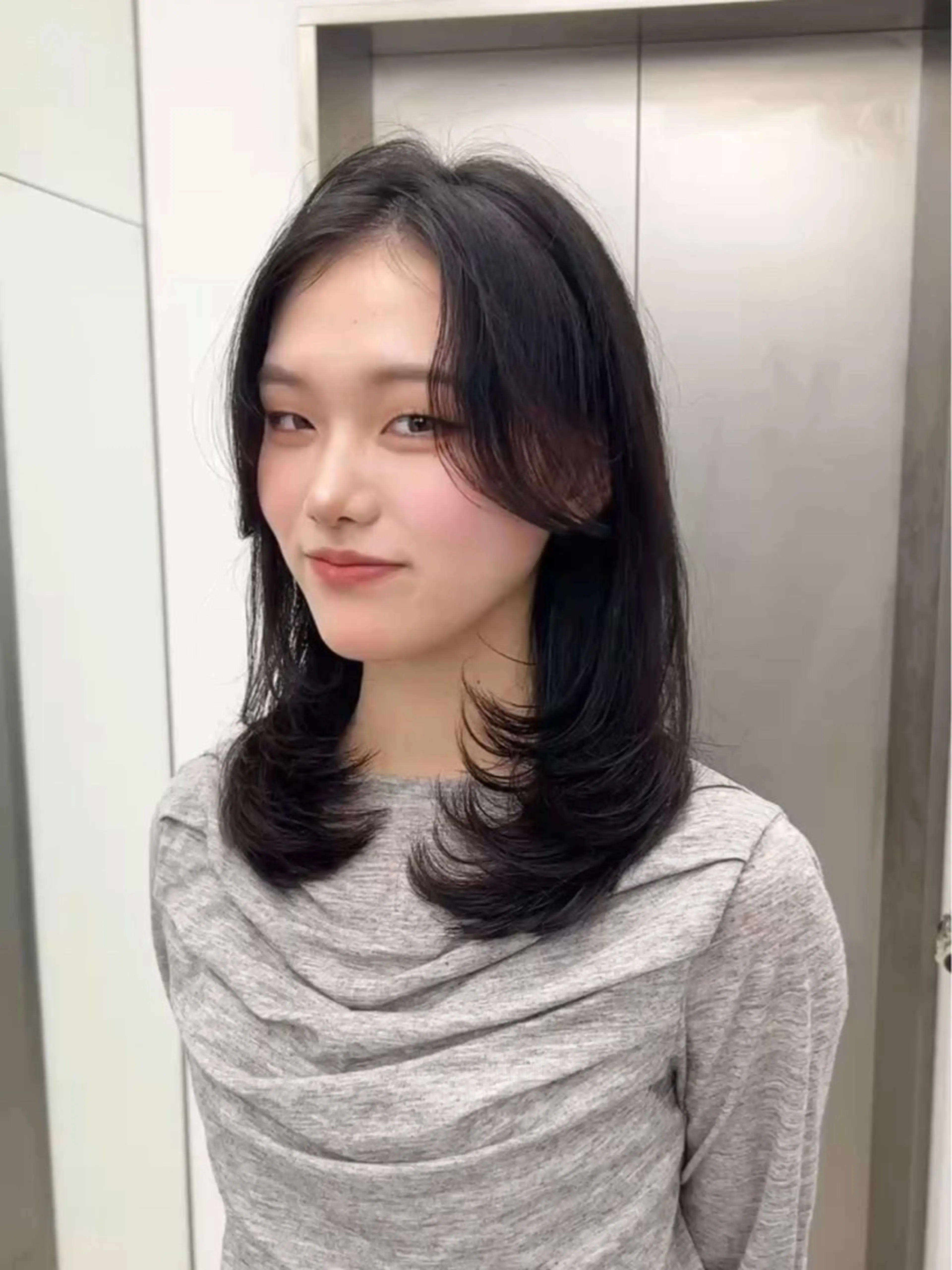 ミディアム レイヤーカット カット 名古屋／似合わせ カット／カラー🫧のヘアスタイル