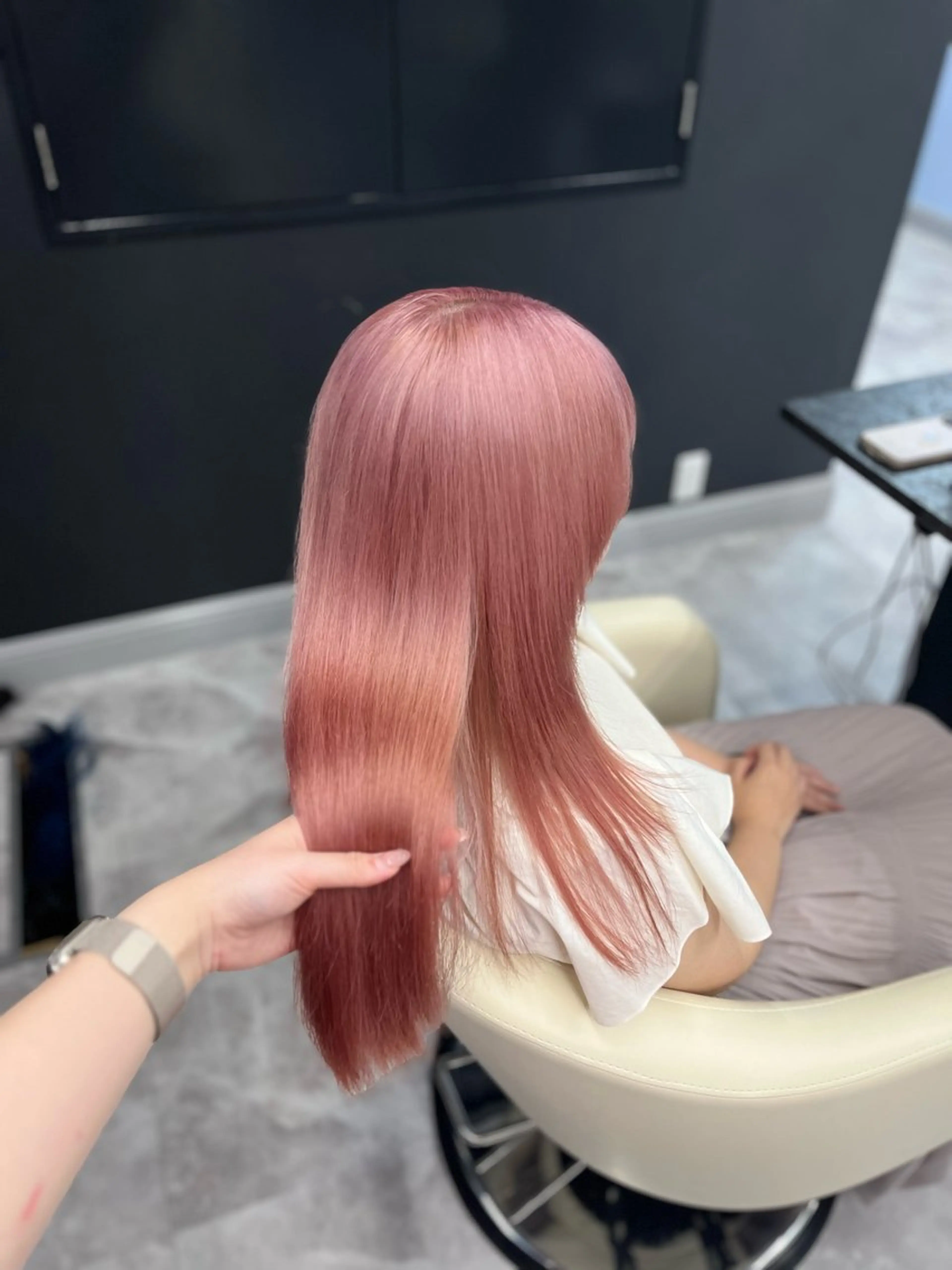 ロング カラー ピンクカラー ヘアカラー トリートメント White梅田  ／ COCOのヘアスタイル