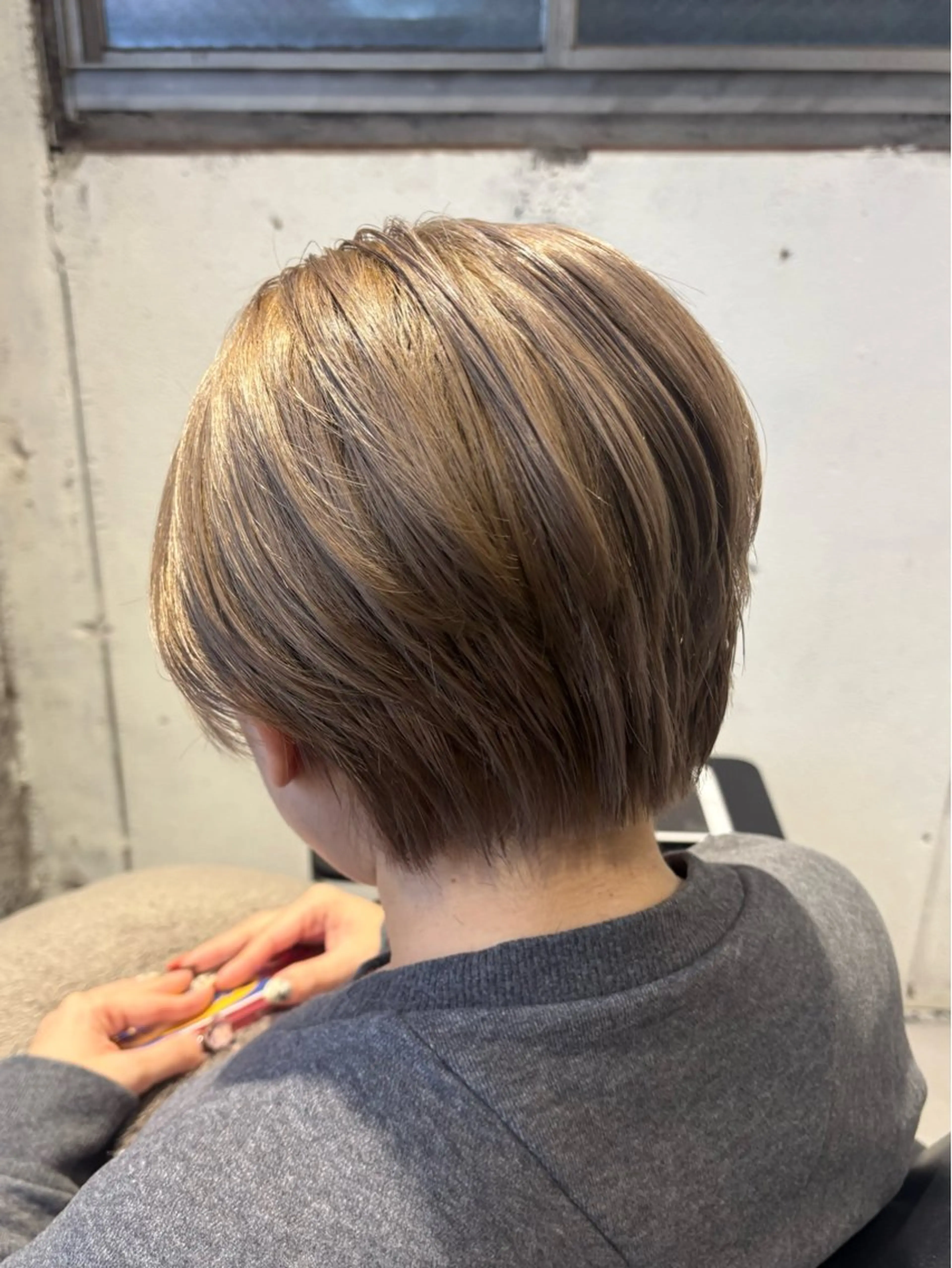 ショート カラー ベージュカラー シルバー シルバーベージュ ヘアカラー トリートメント inc新小岩 🌱MANAMIのヘアスタイル