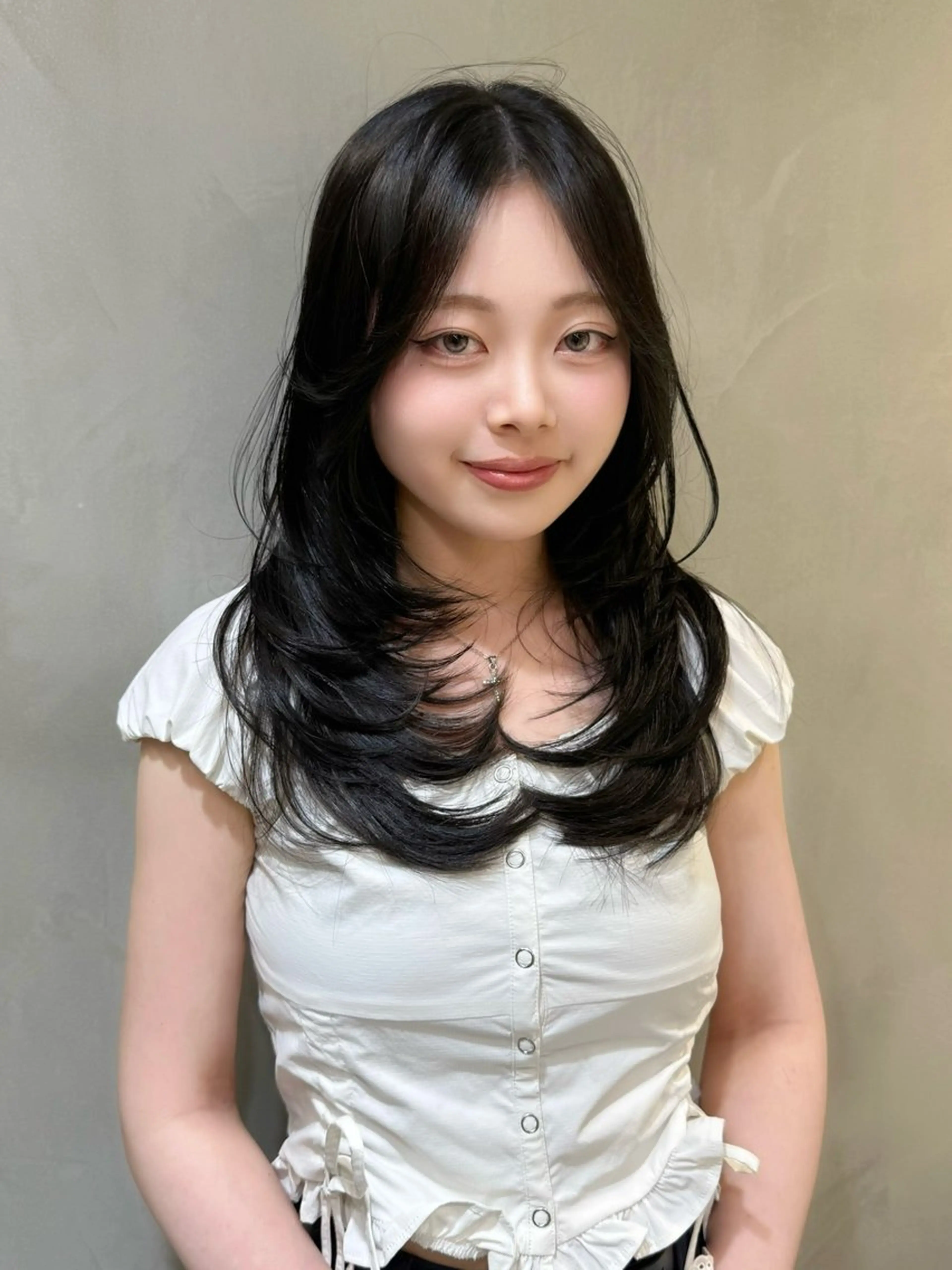 セミロング カラー カット ヘアカラー トリートメント ブリーチなし髪質改善 韓国ヘア　柏崎颯刀のヘアスタイル