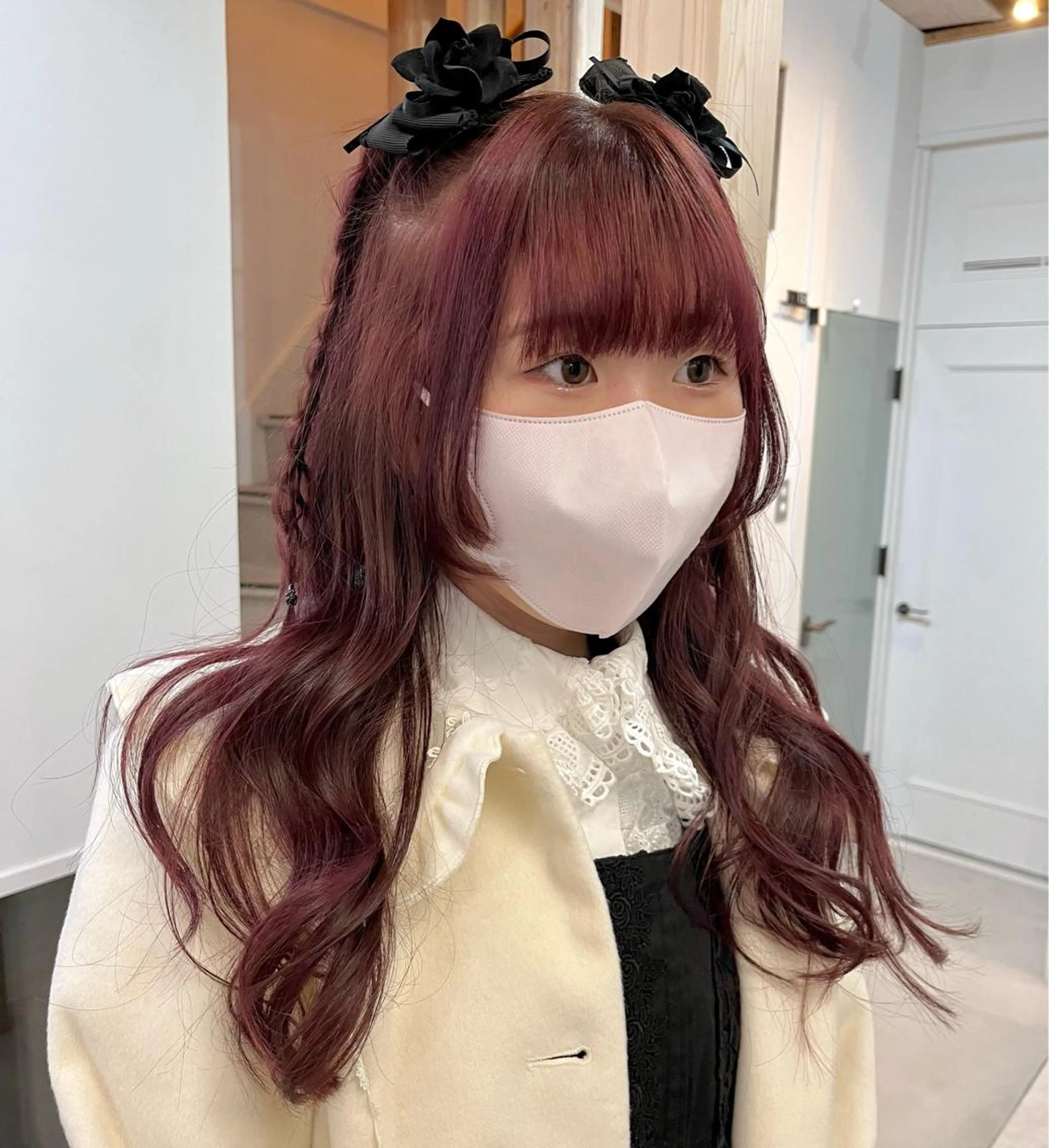 ロング ボブ 韓国風ヘア 縮毛矯正 トリートメント ブリーチなしカラー レイヤーカットのヘアスタイル