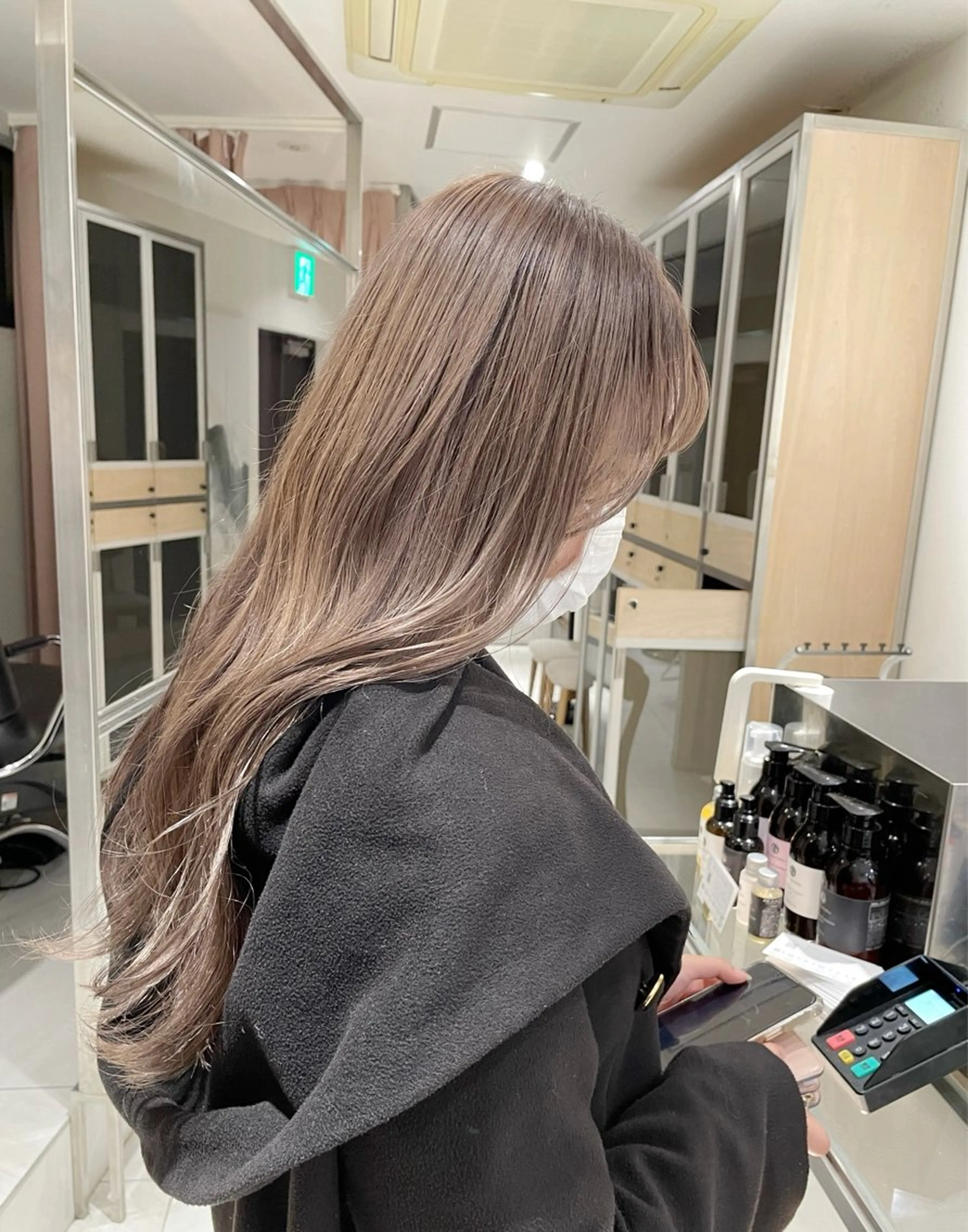 ロング カラー ヘアアレンジ ベージュカラー ミルクティーベージュ ヘアカラー トリートメント ヘアセット 艶髪/レイヤーカット 🐣misakiのヘアスタイル