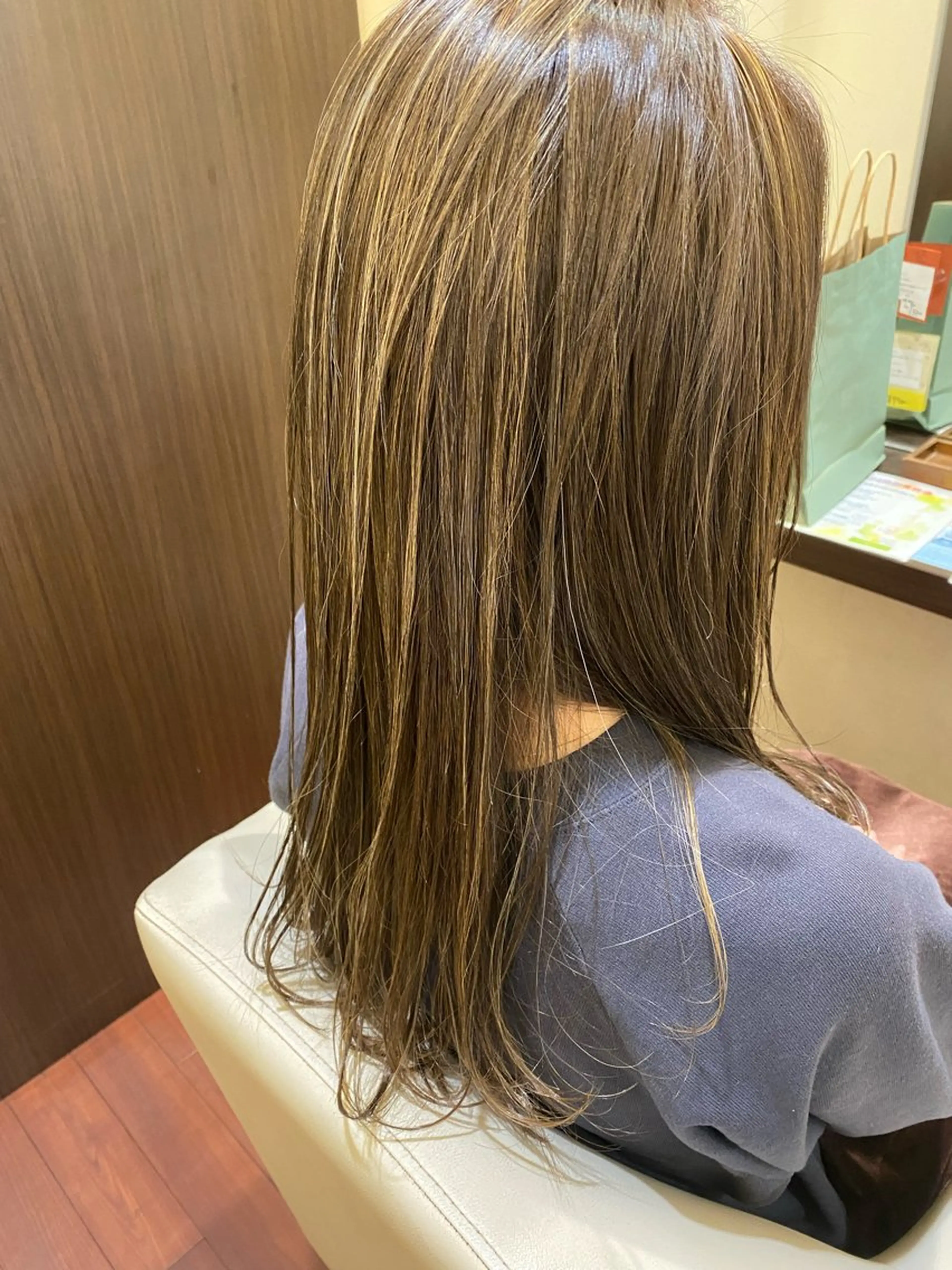 ロング カット ヘアカラー トリートメント BIANCO北堀江 AKANEのヘアスタイル