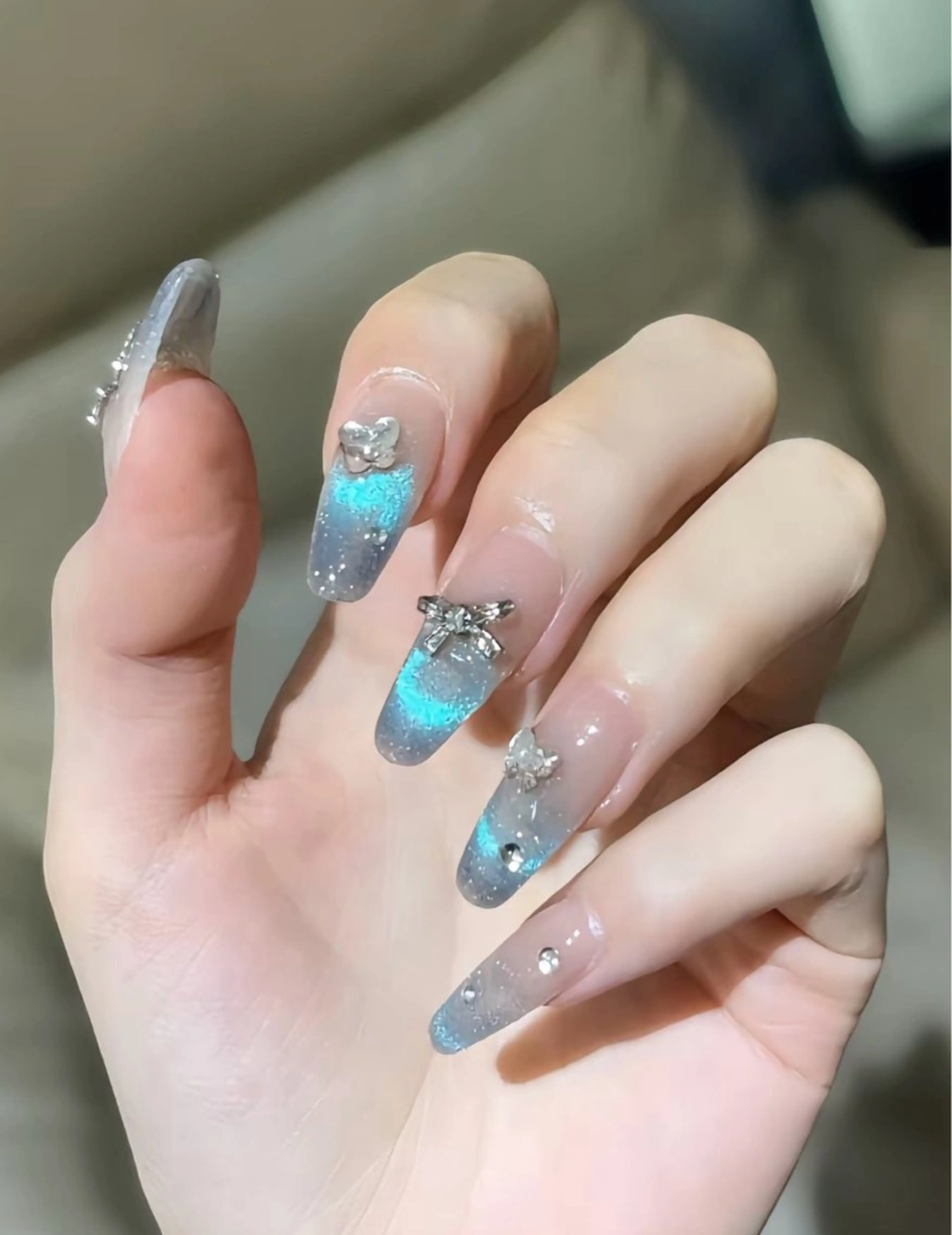 ネイル LEDアイラッシュ ∩_∩アオイのマツエク・マツパデザイン