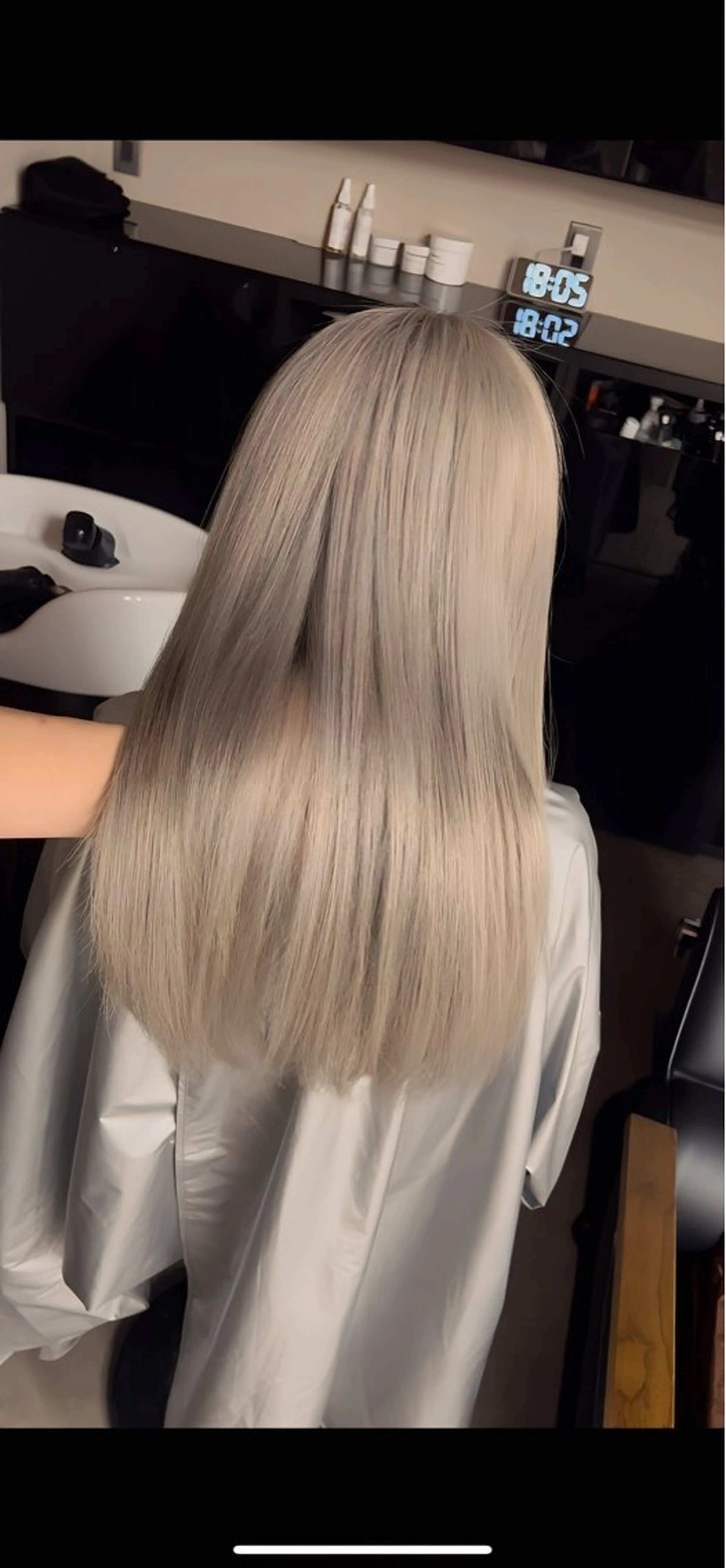 ミディアム ヘアカラー トリートメント 質感重視/レイヤー/ ケアブリーチ/志音のヘアスタイル