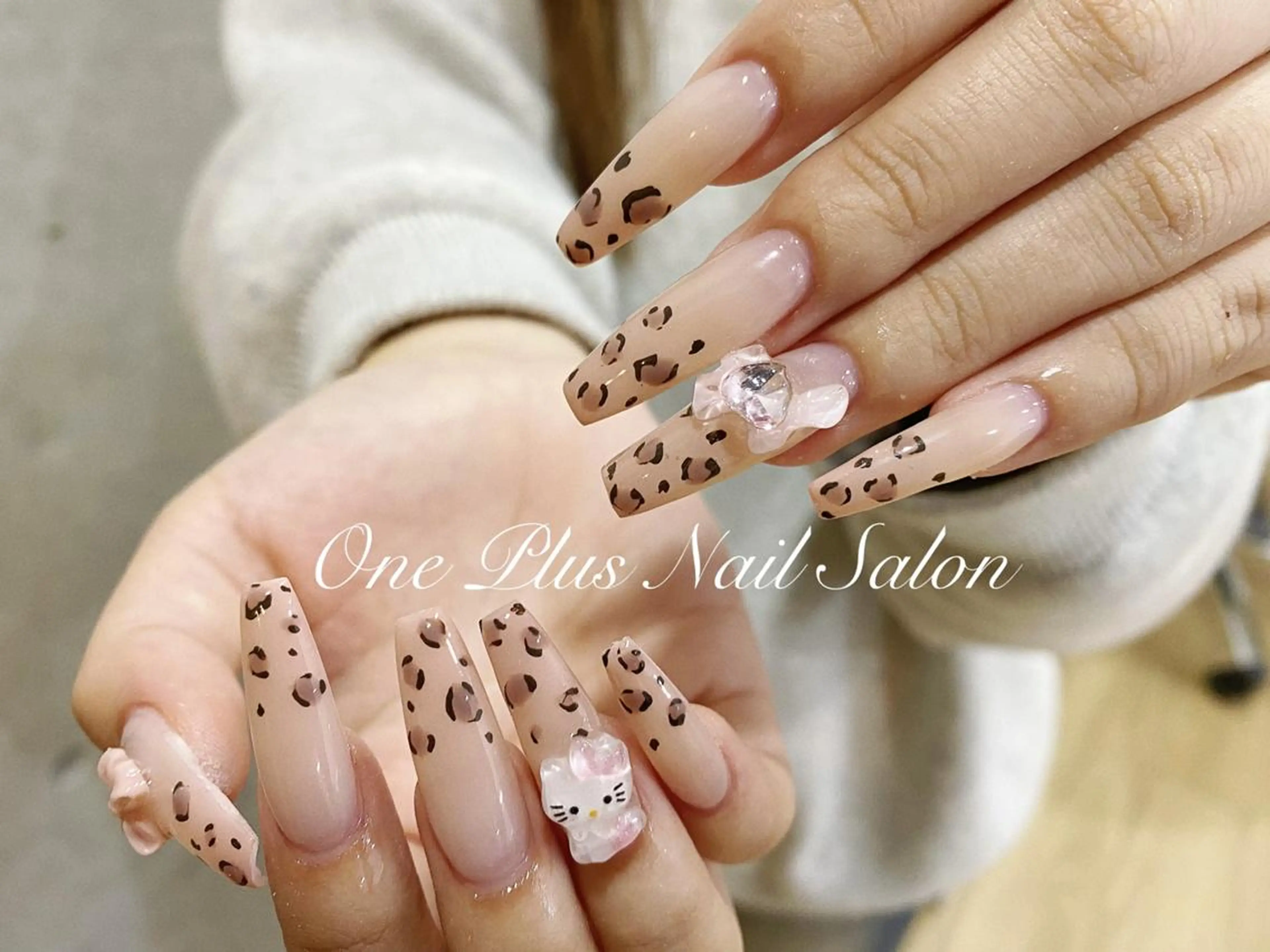 ネイル リボン ワンホンネイル One Plus Nail Salonのネイルデザイン