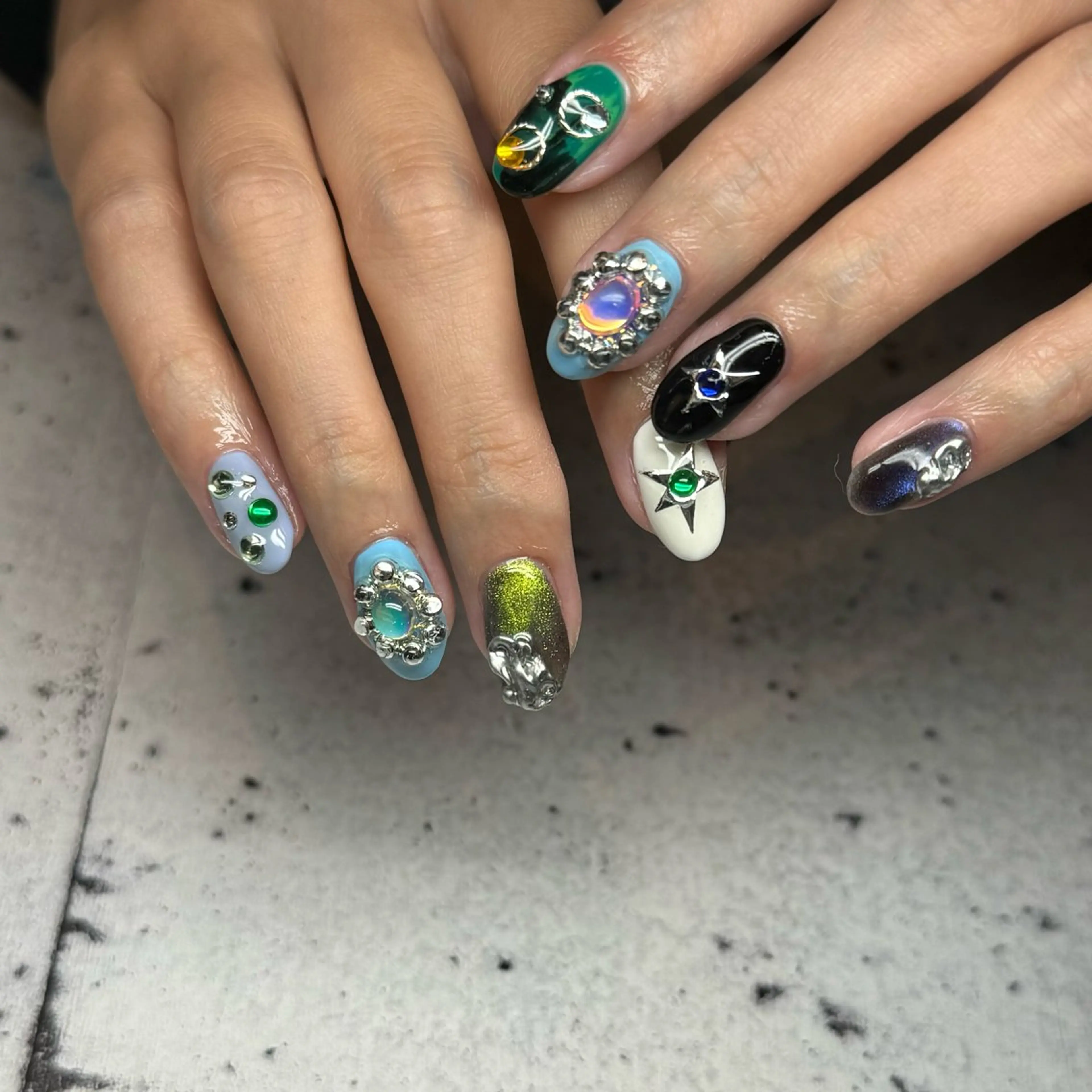 ネイル ニュアンスネイル ハンドネイル 𝐫𝐚𝐢 𝐧𝐚𝐢𝐥のネイルデザイン