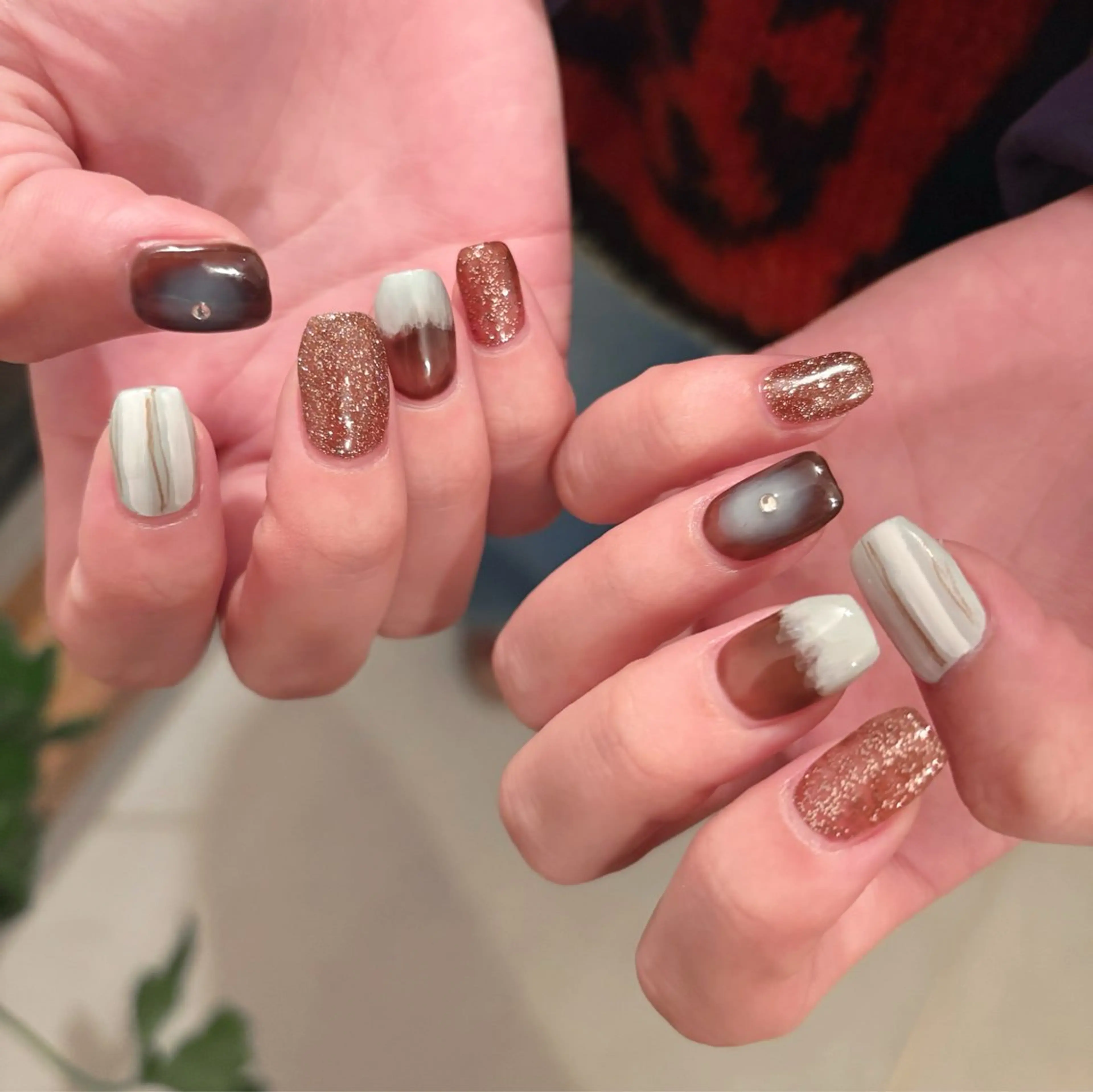 ネイル ブラウン 水色 K Aのネイルデザイン