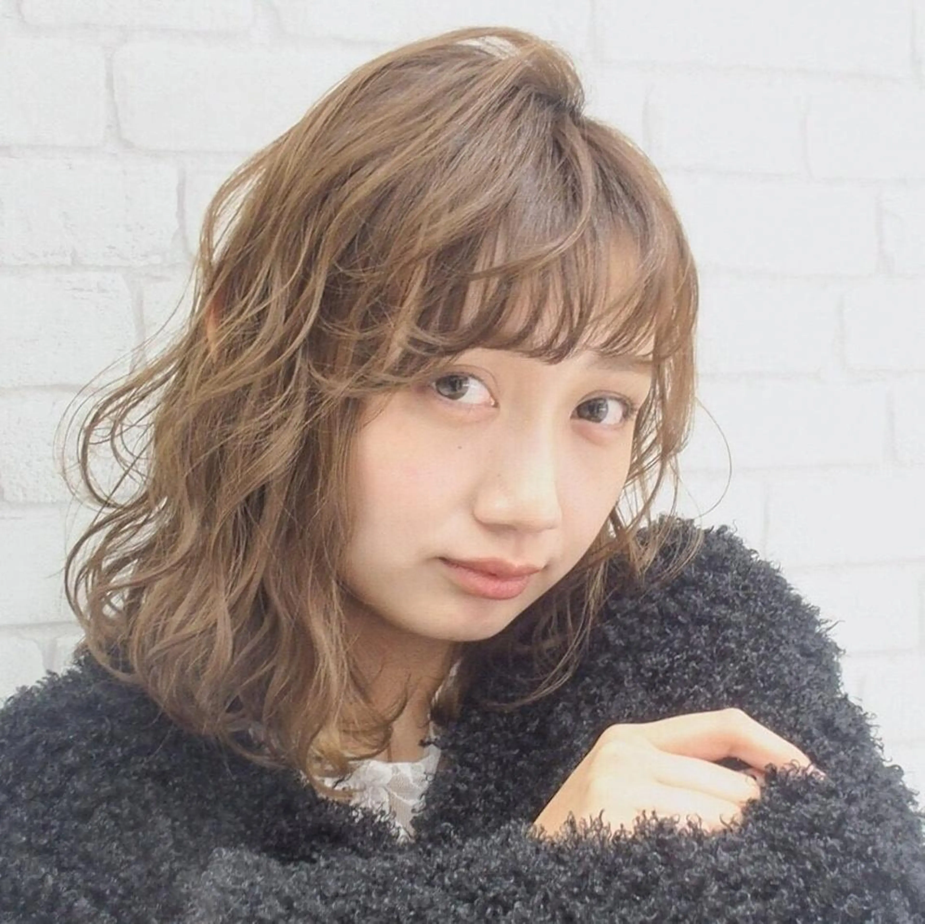 セミロング パーマ カラー 尾野 恭平のヘアスタイル