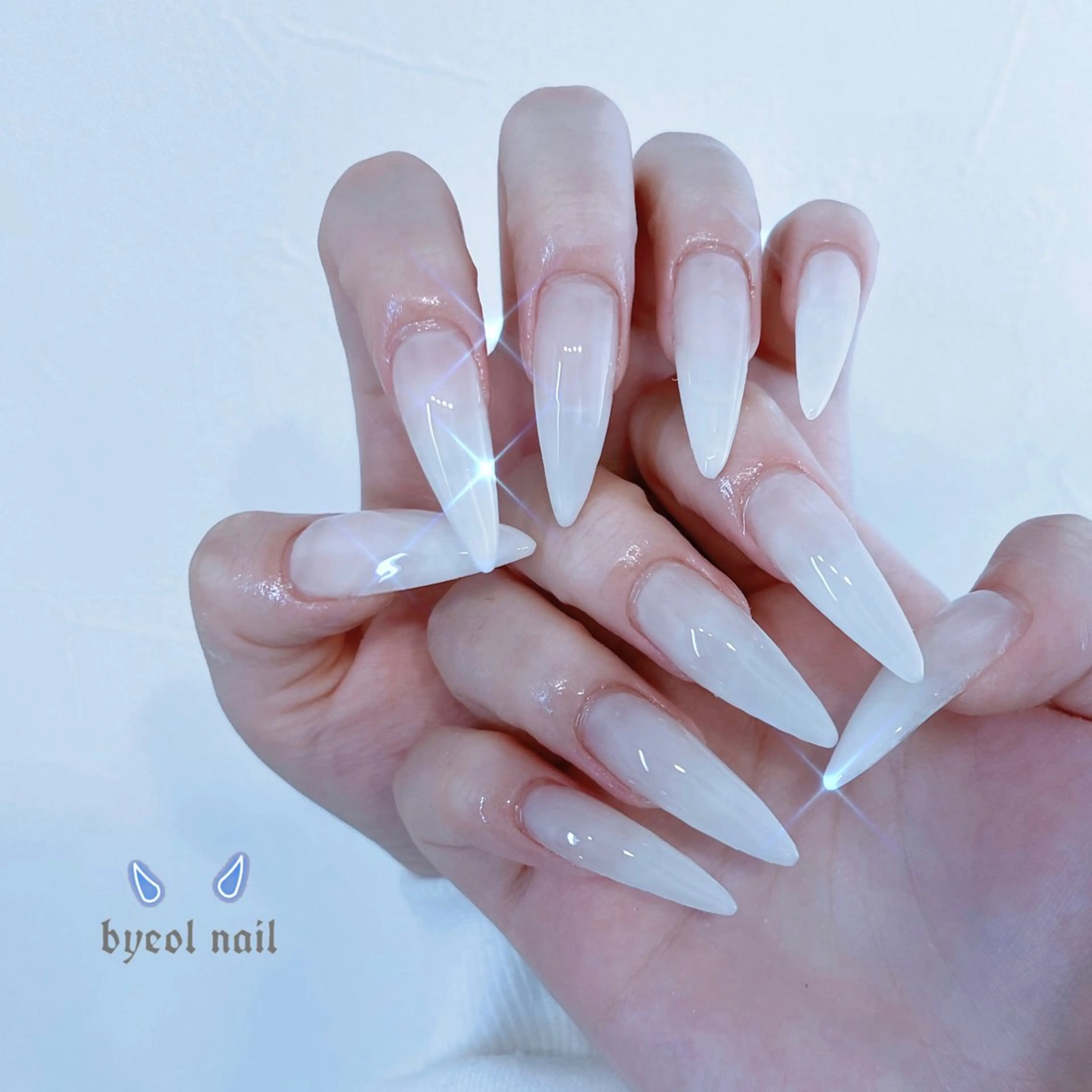 ネイル ハンドネイル byeol  nail (ビョルネイル)所属・🌧byeol nail🤍のネイルデザイン