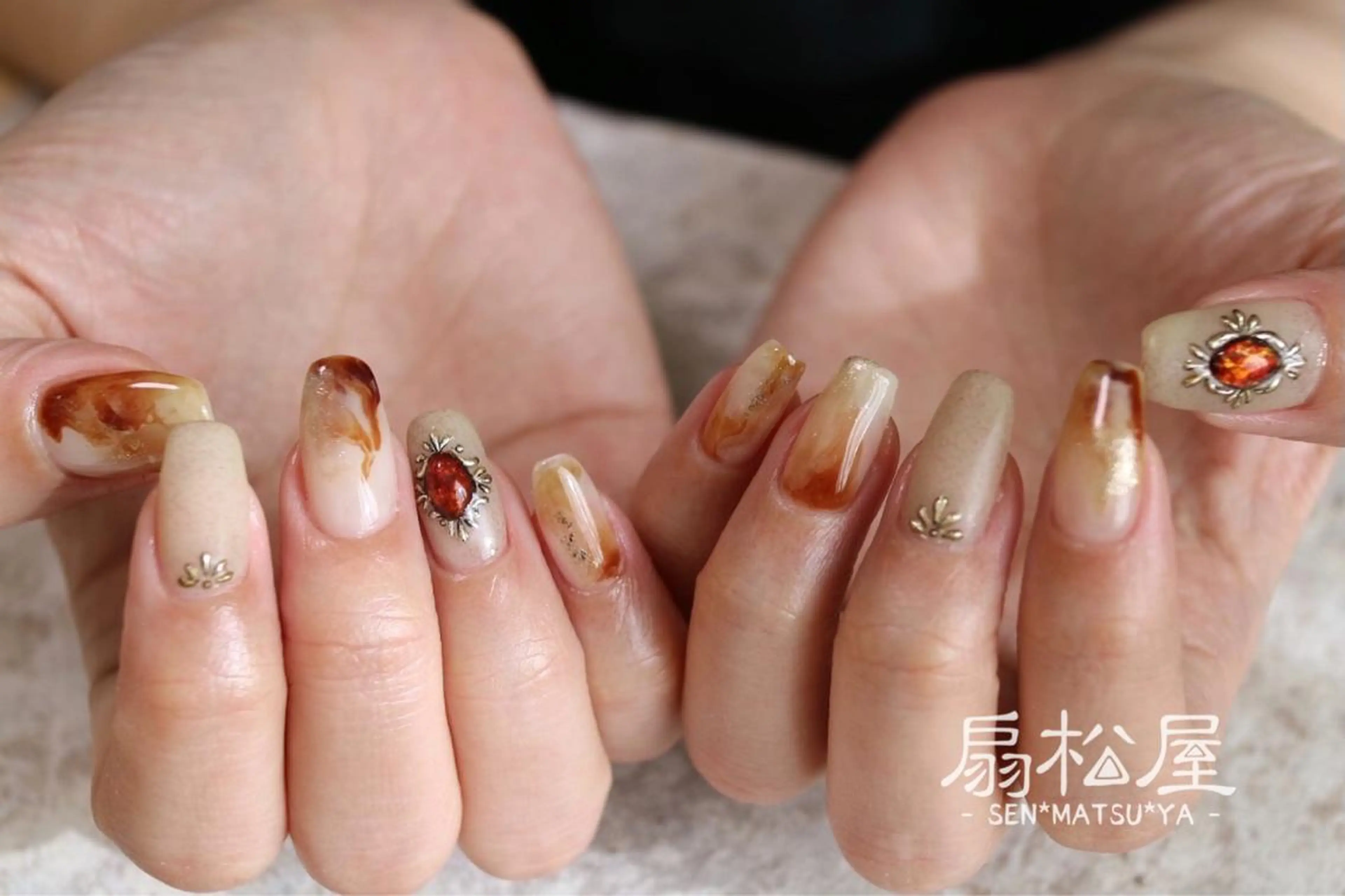 ネイル ハンドネイル 扇松屋 marie.nのネイルデザイン
