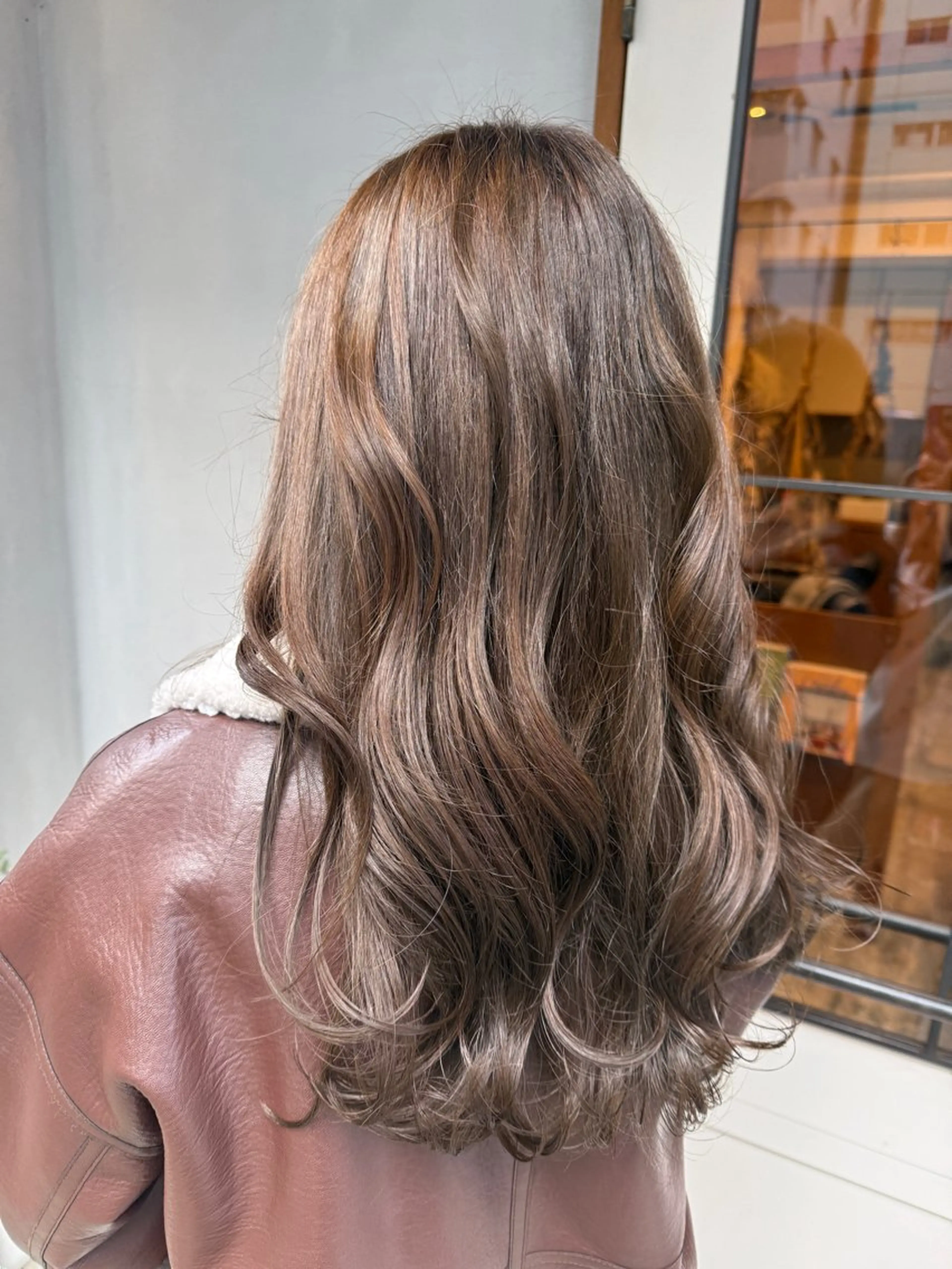 ロング カラー ヘアカラー ‎🤍江坂 ハヤシアヤナ‎🤍のヘアスタイル