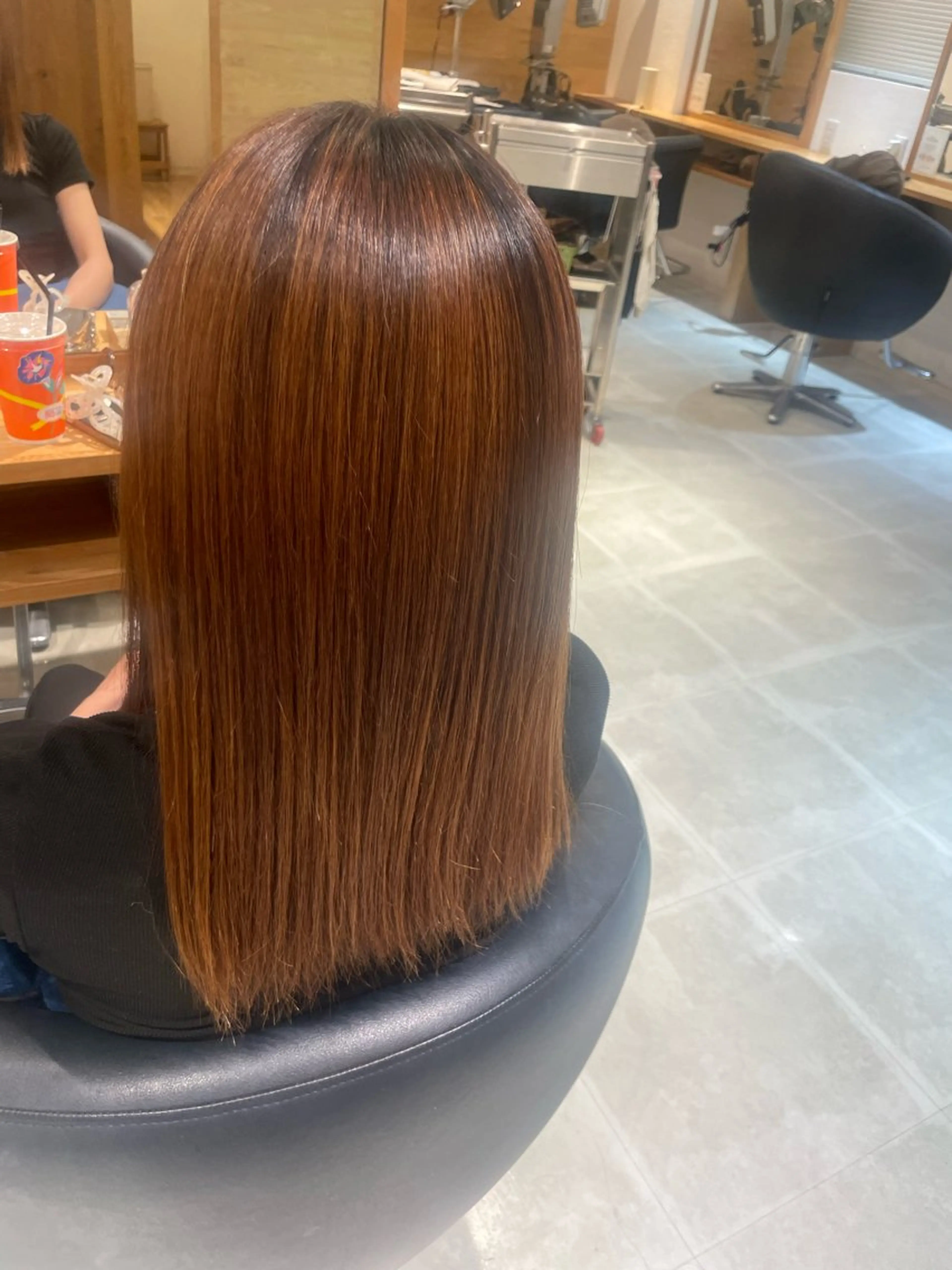 セミロング 酸性ストレート ストーリア鄉東店 坂本 愛実のヘアスタイル