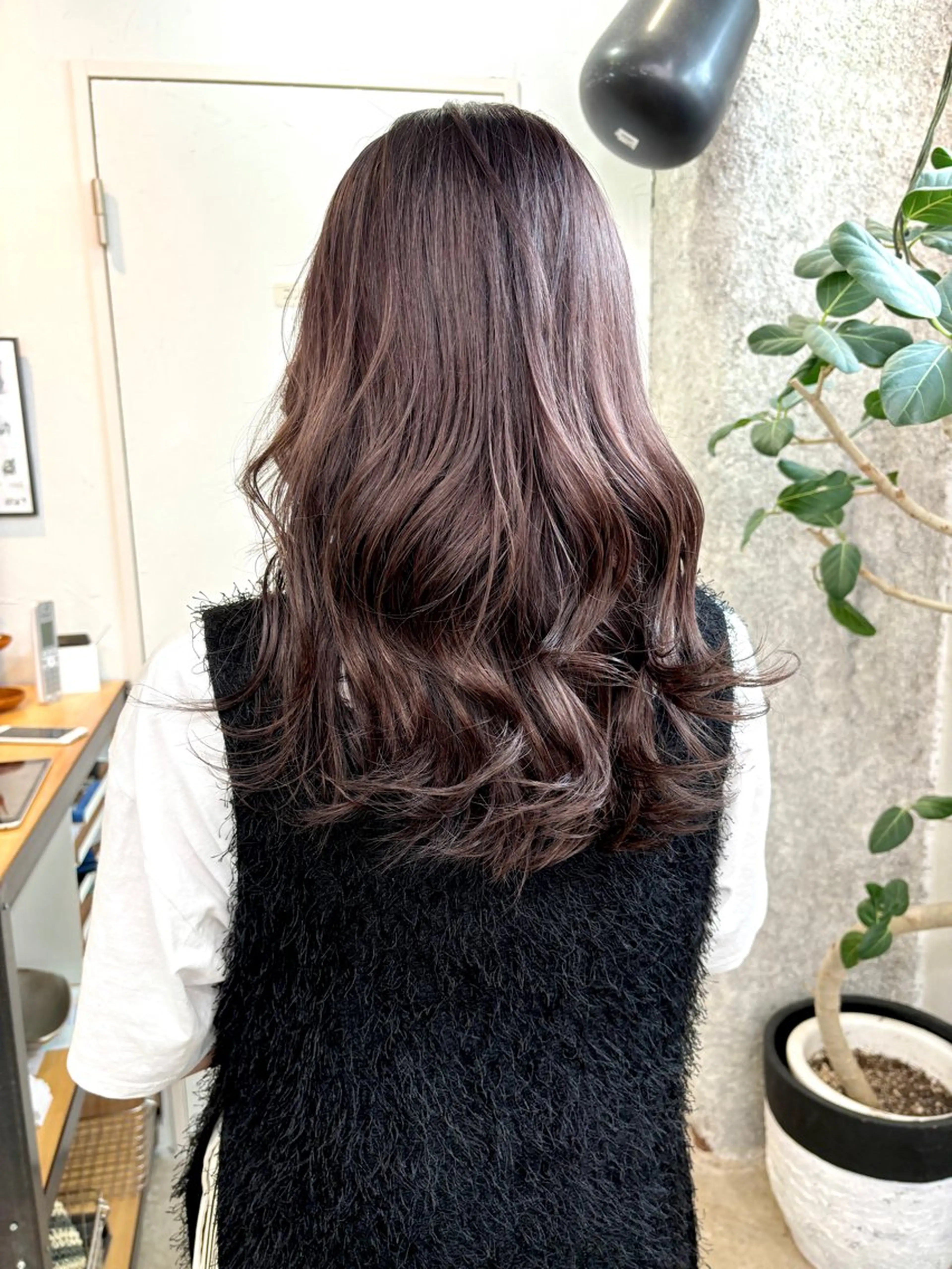 セミロング カラー ブリーチ ブラウンカラー カシス 透明感カラー ラベンダーカラー ヘアカラー 暖色カラー/天神/ ヘイマサクラのヘアスタイル