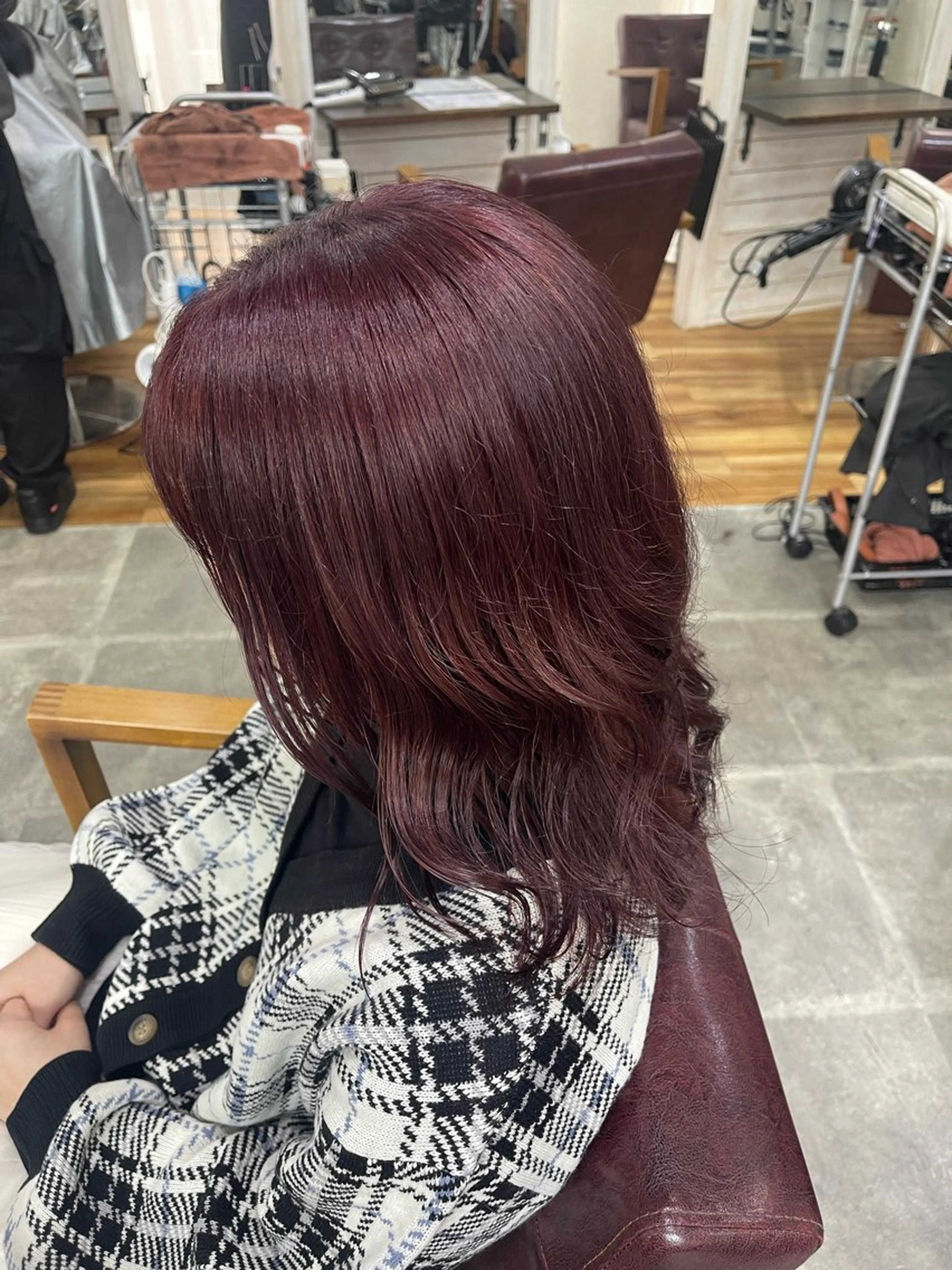 ミディアム カラー ブリーチ ブラウンカラー ピンクカラー ピンクブラウン 顔周りカット ヘアカラー トリートメント SOYON西大寺店所属・ダブルカラー/ 髪質改善💎安藤のヘアスタイル