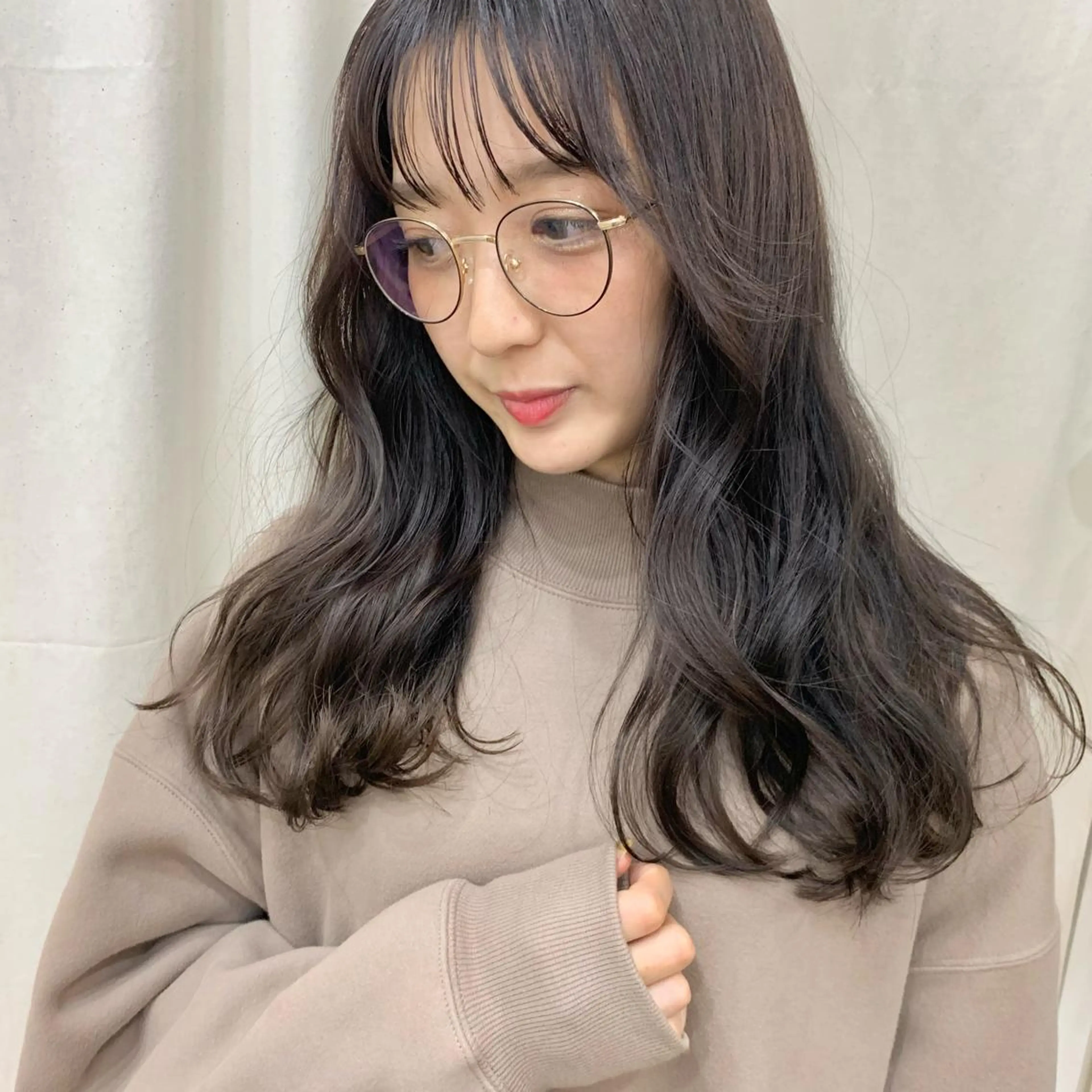 ロング KAORU オリーブカラーのヘアスタイル