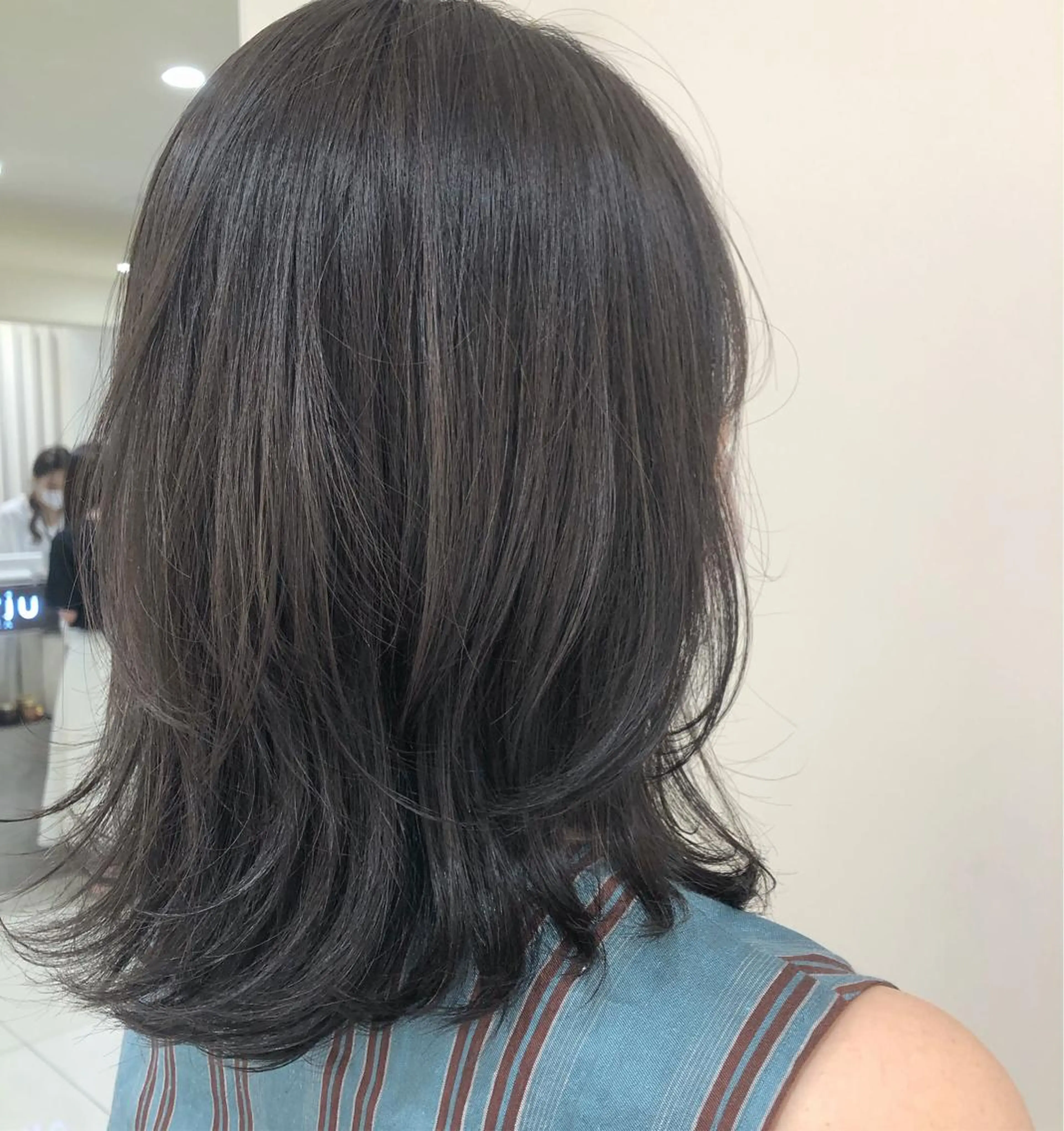 ミディアム ヘアカラー トリートメント プレイングカラー🤍 細めハイライトのヘアスタイル