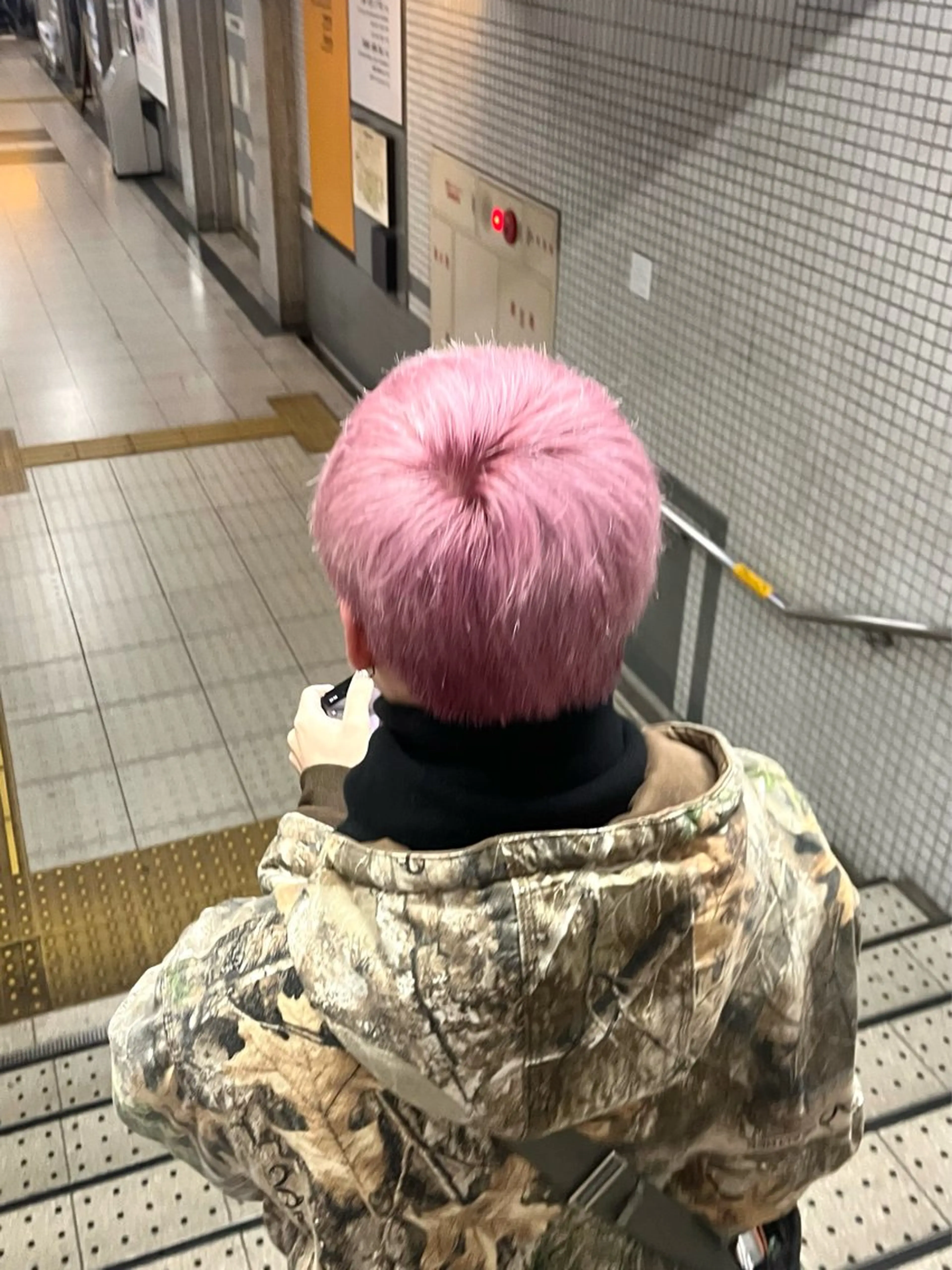 ショート メンズ 野中里紗/ ベージュカラーのヘアスタイル