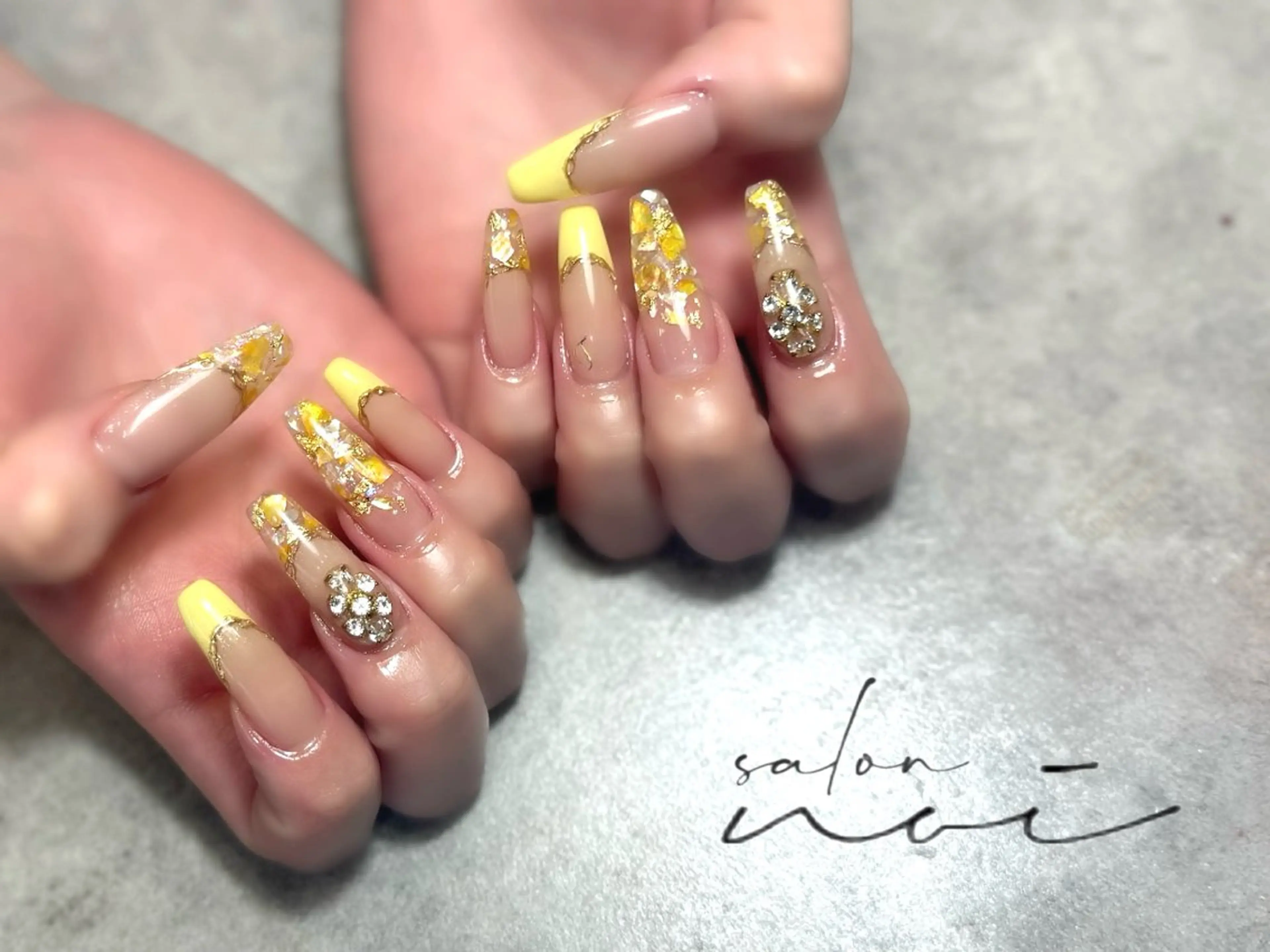 ネイル 黄色 ハンドネイル salon noi所属・salon noiのネイルデザイン