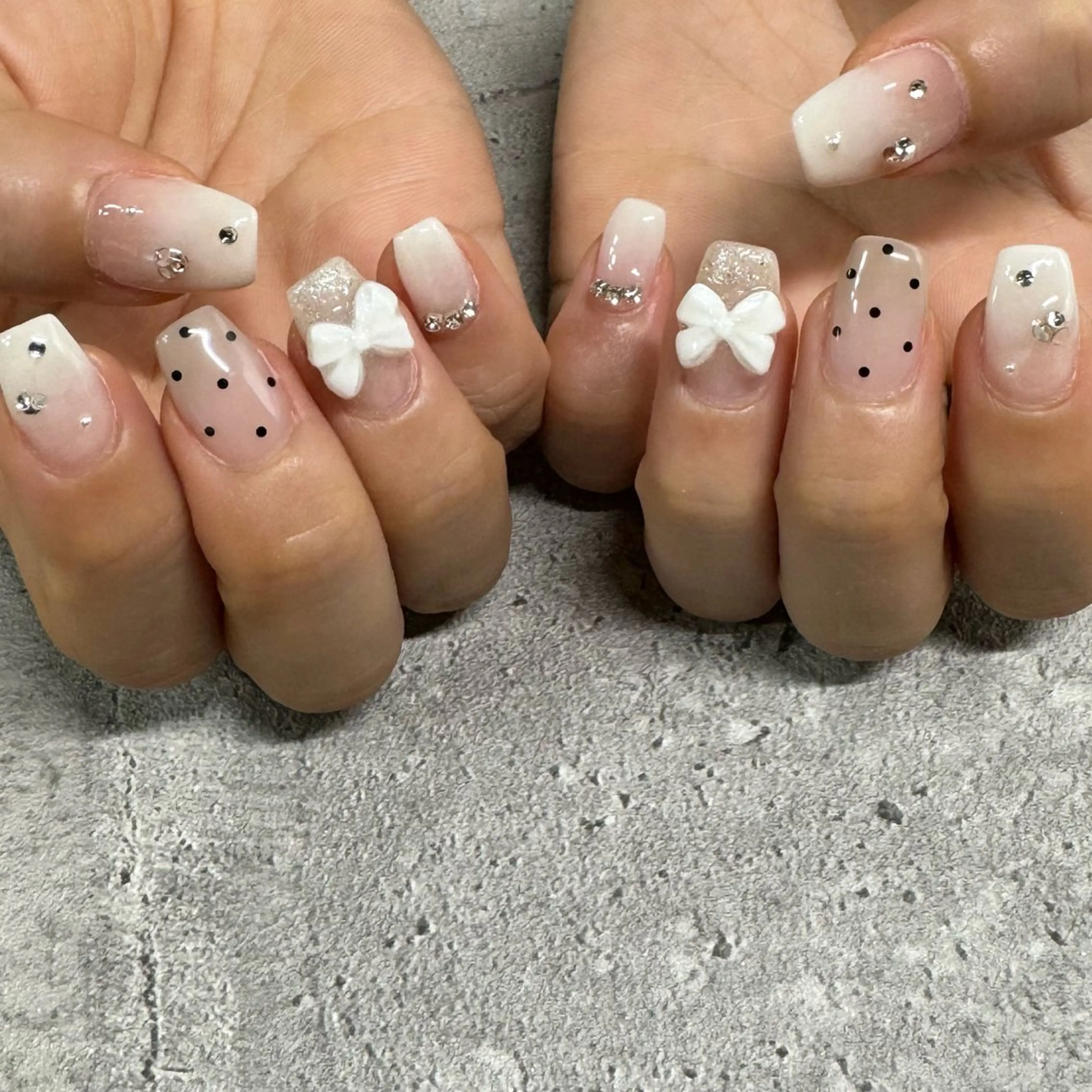 ネイル リボン 東 千夏のネイルデザイン