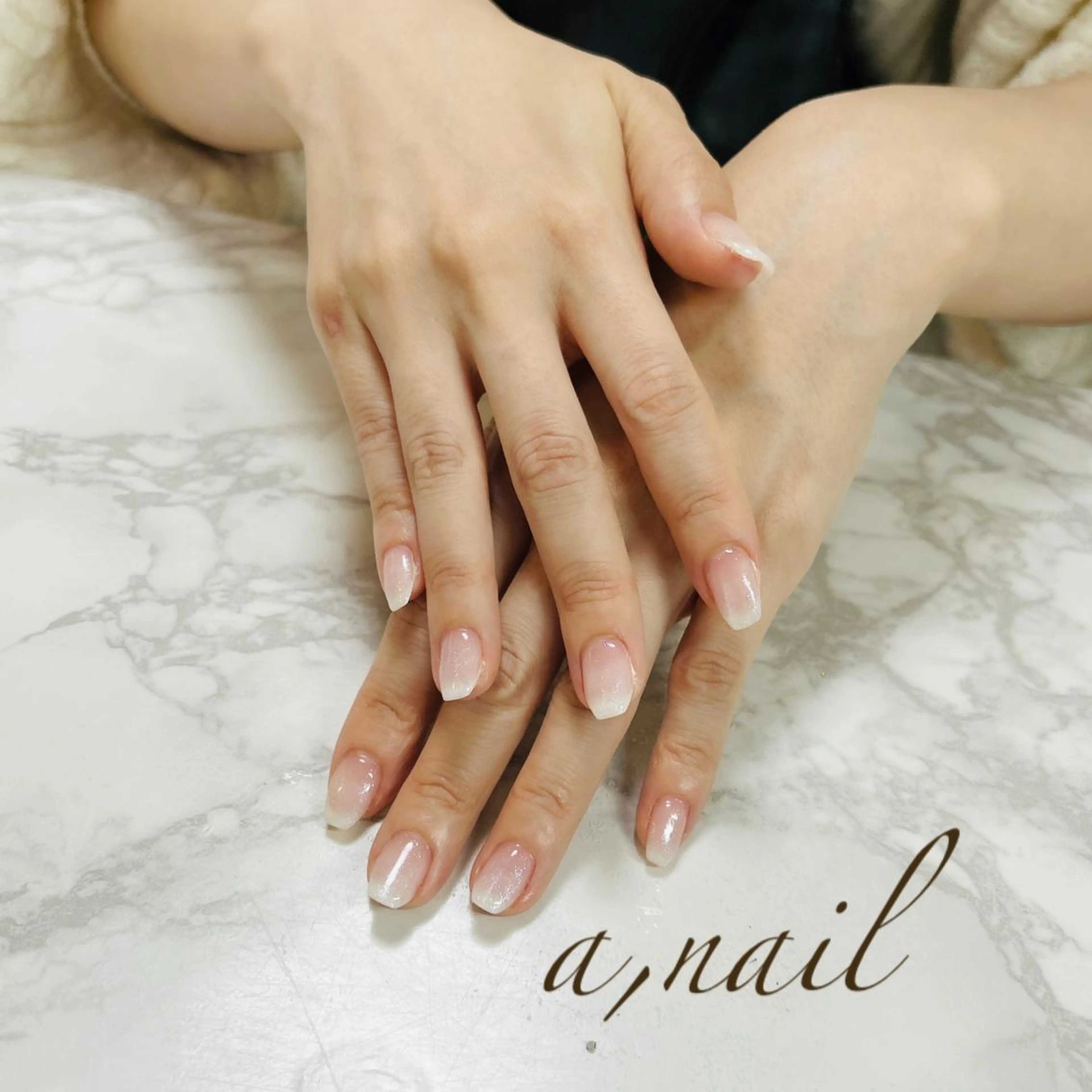 ネイル ジェルネイル グラデーション キラキラネイル オフィスネイル ワンカラーネイル ハンドネイル ネイルサロン エーネイルのネイルデザイン