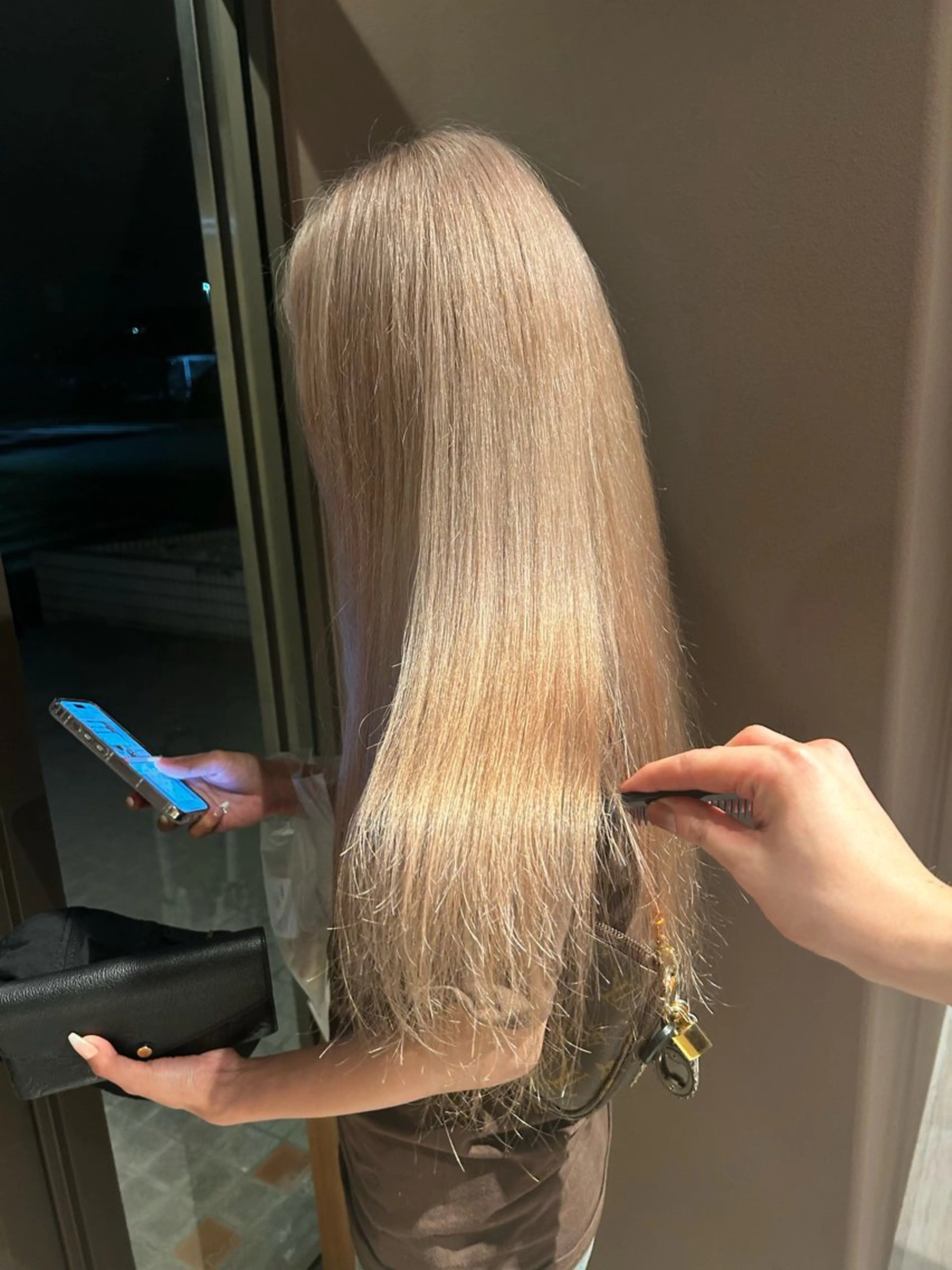 ロング ヘアカラー Licol所属・髪質改善×ダブル カラー専門フリー予約のヘアスタイル