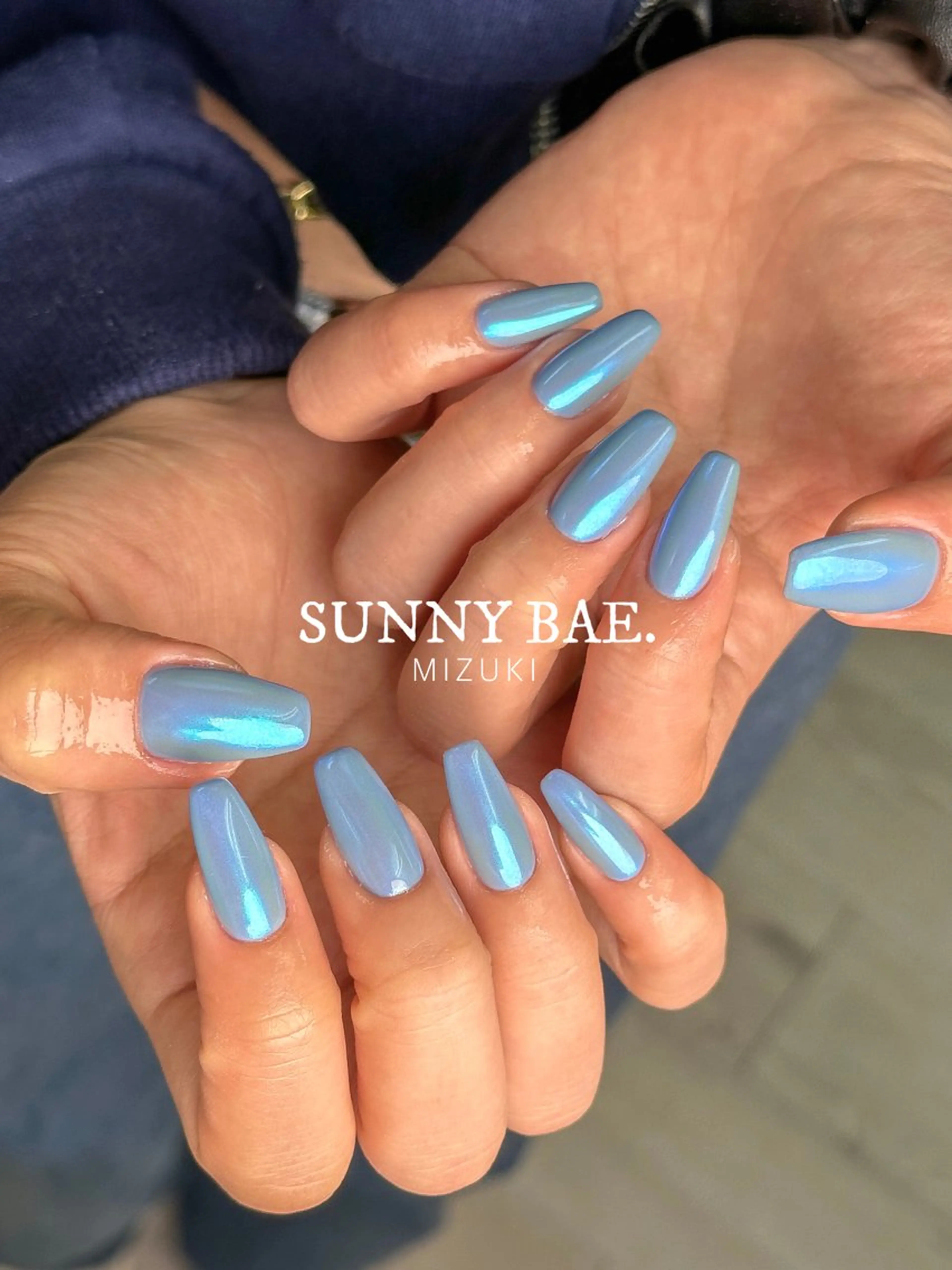 ネイル オーロラネイル ブルー 氷ネイル・うるうるネイル ロングネイル 夏ネイル ハンドネイル SUNNY BAE. 🌼MIZUKIのネイルデザイン