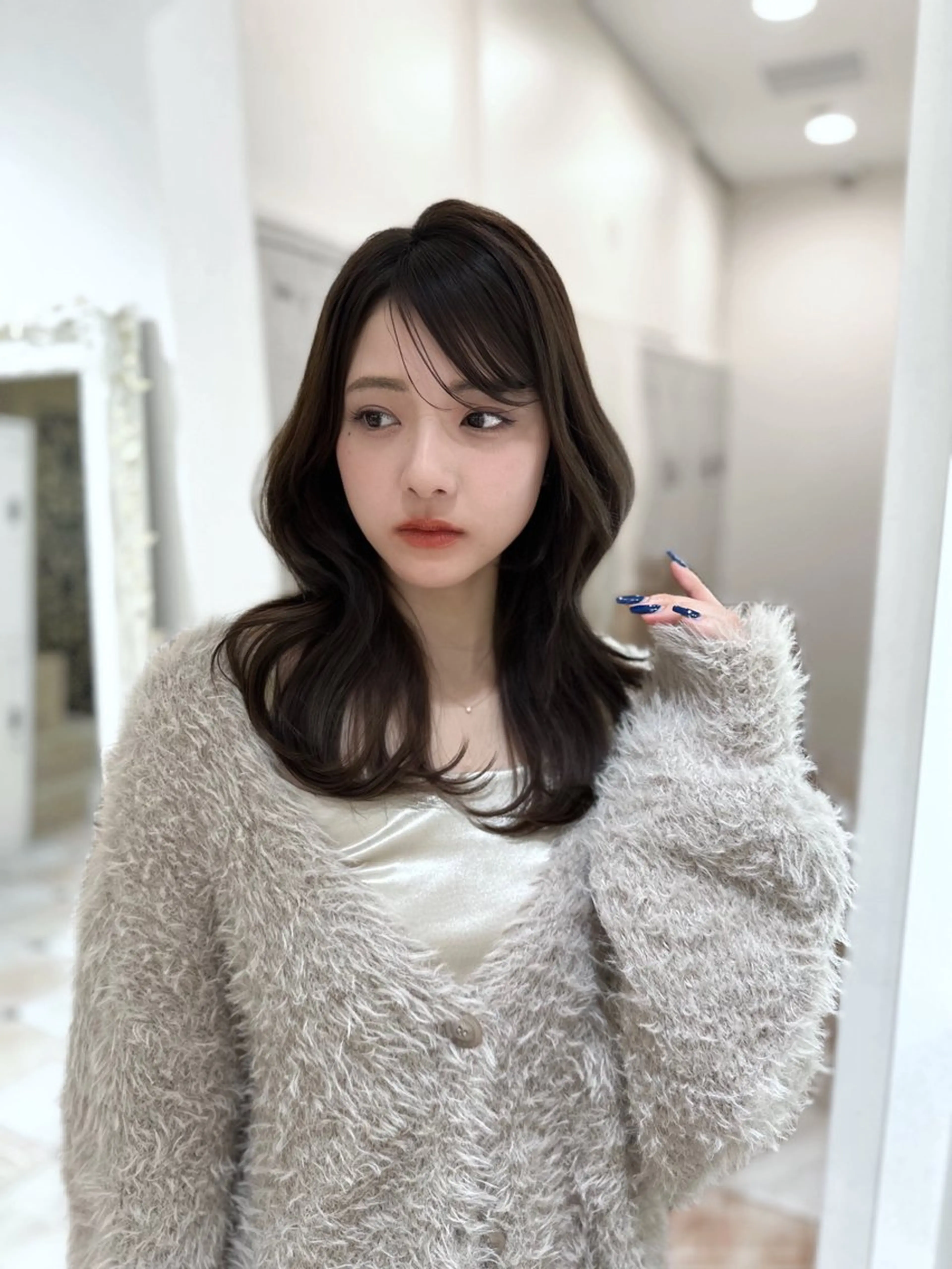 ミディアム カラー パーマ ヘアアレンジ カット ヘアカラー トリートメント CHIHIRO🤍 色っぽ韓国ヘアのヘアスタイル