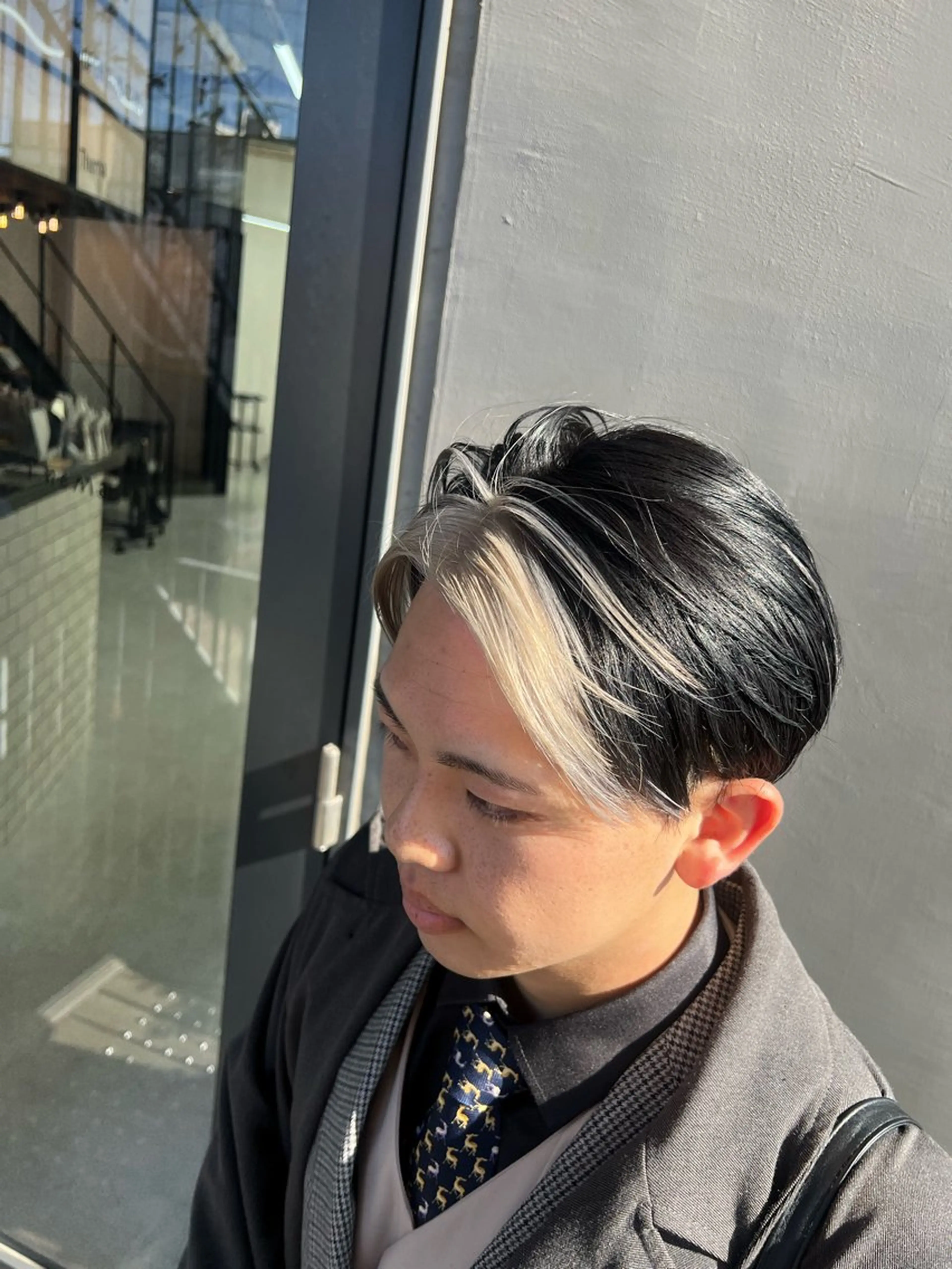 カラー メンズ ダブルカラー寒色系 ボリューム改善ハヤトのヘアスタイル