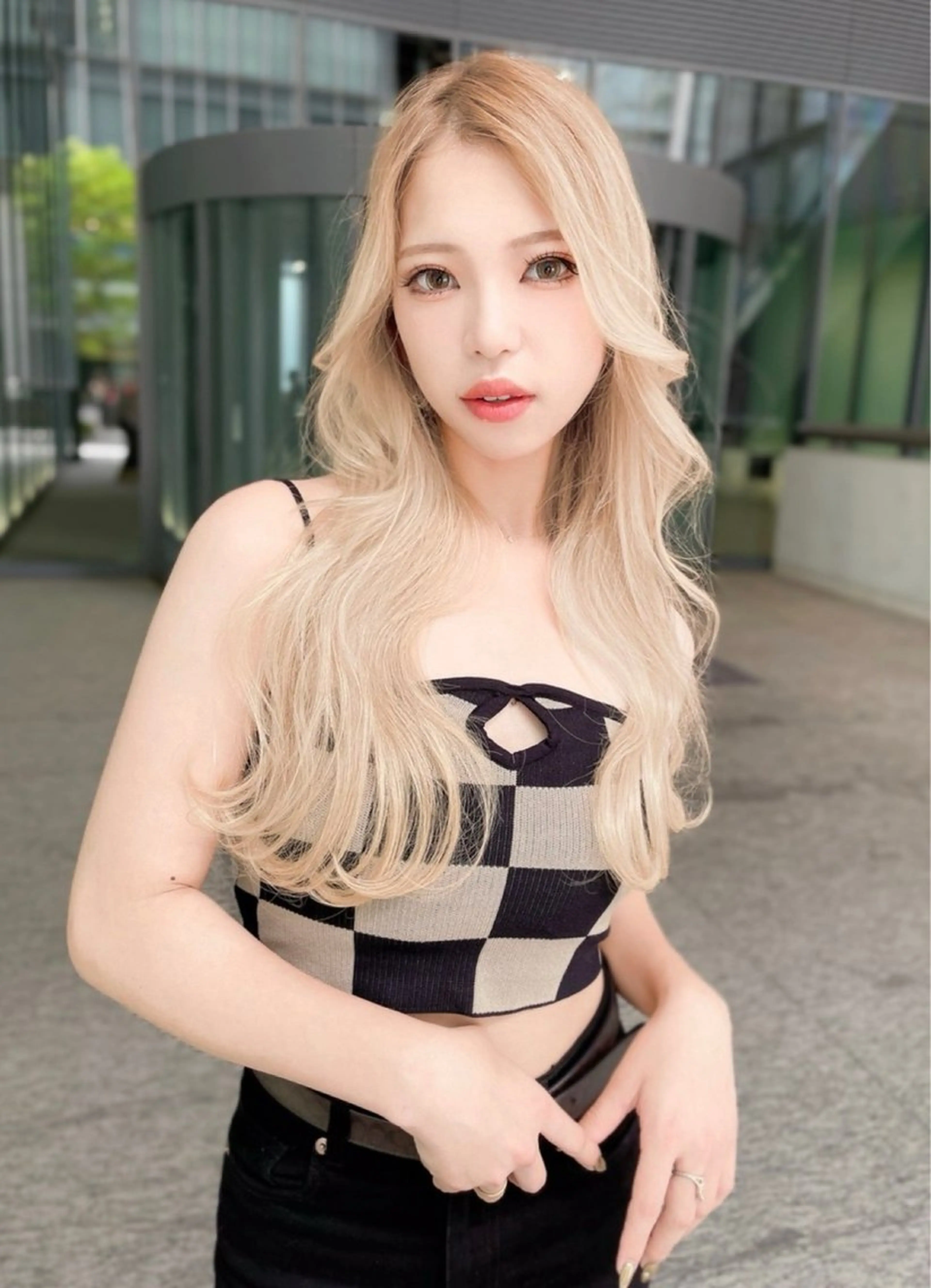 ロング カラー ベージュカラー 黒髪 ブリーチ ブルーカラー ブルーブラック カット ヘアカラー トリートメント 木屋元一/透明感 /レイヤー/顔まわりのヘアスタイル