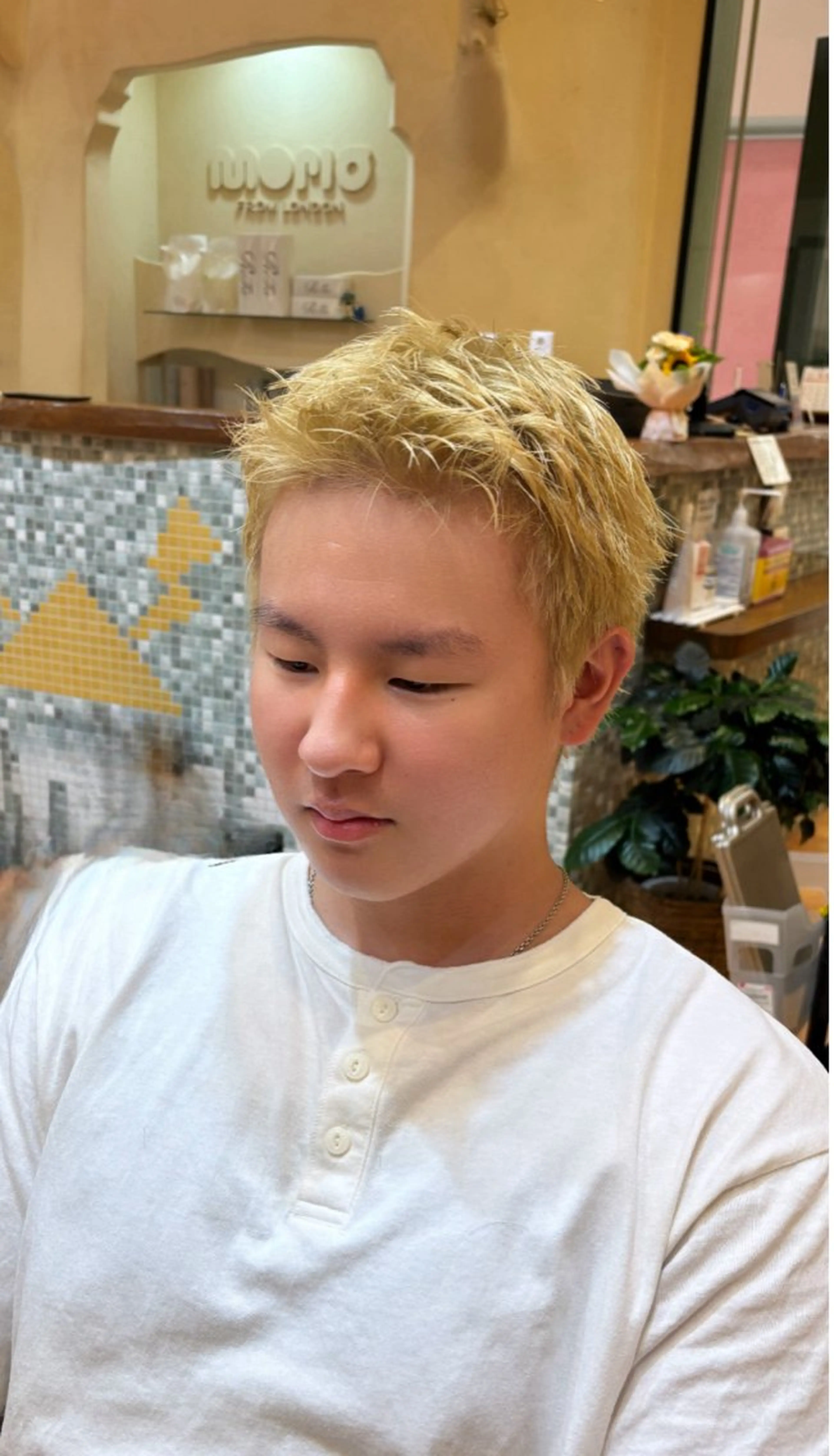 メンズ スパイキーショート カットモデル メイのヘアスタイル