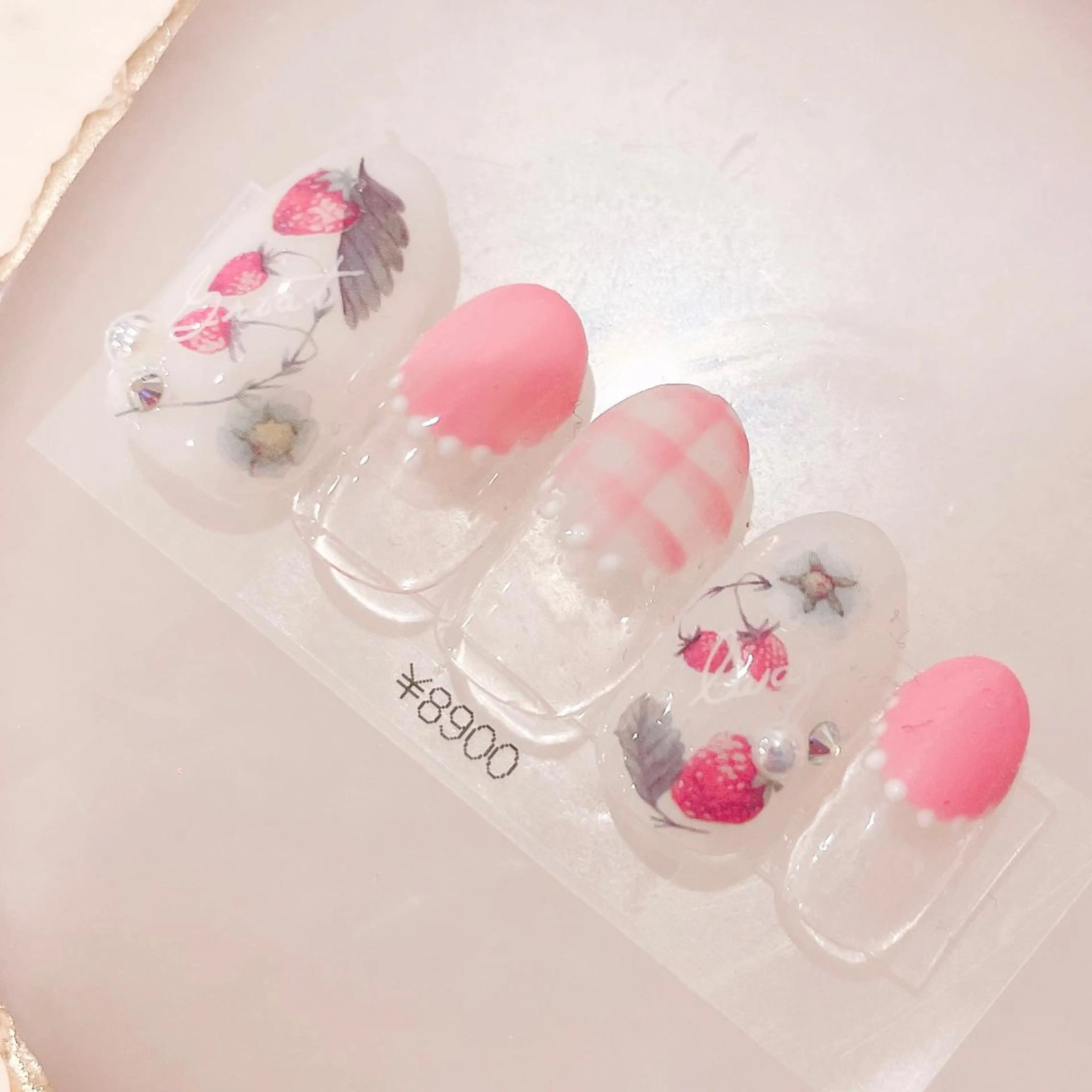 ネイル フレンチネイル 赤色 ハンドネイル CHIARA nailsのネイルデザイン